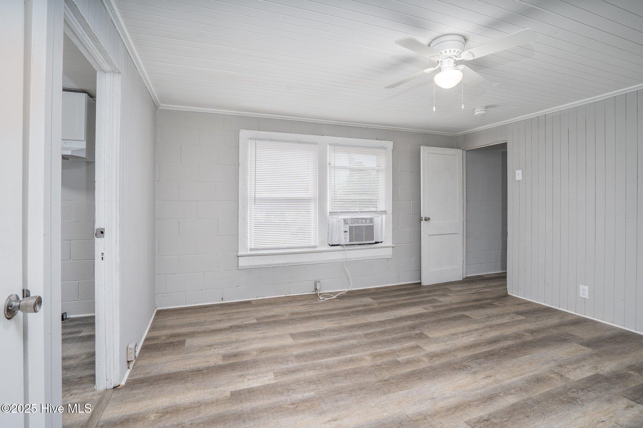 1502 Coleman Street Property Photo 8