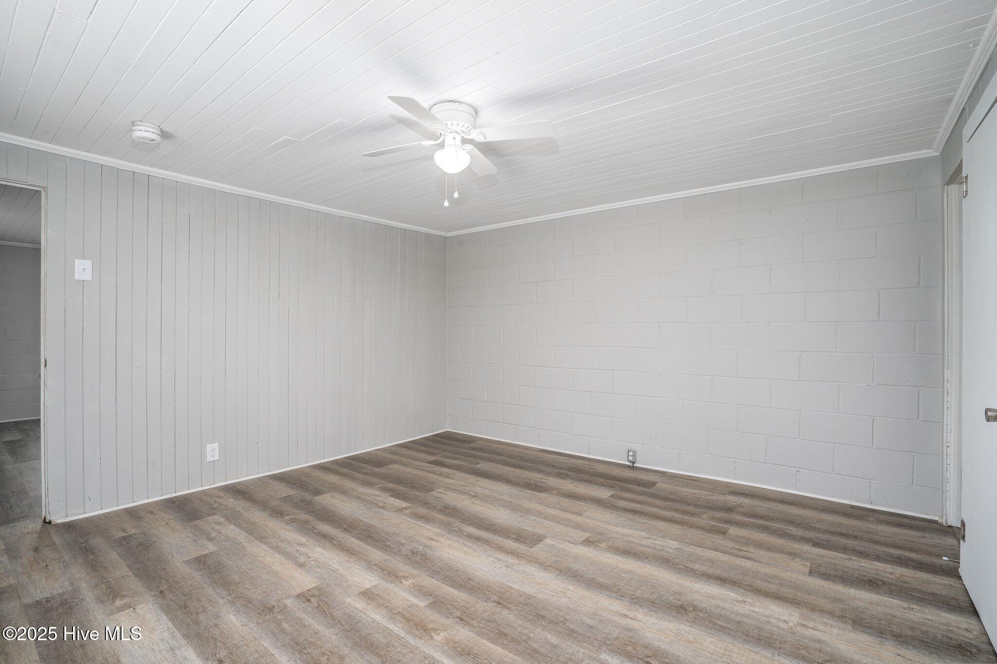 1502 Coleman Street Property Photo 9