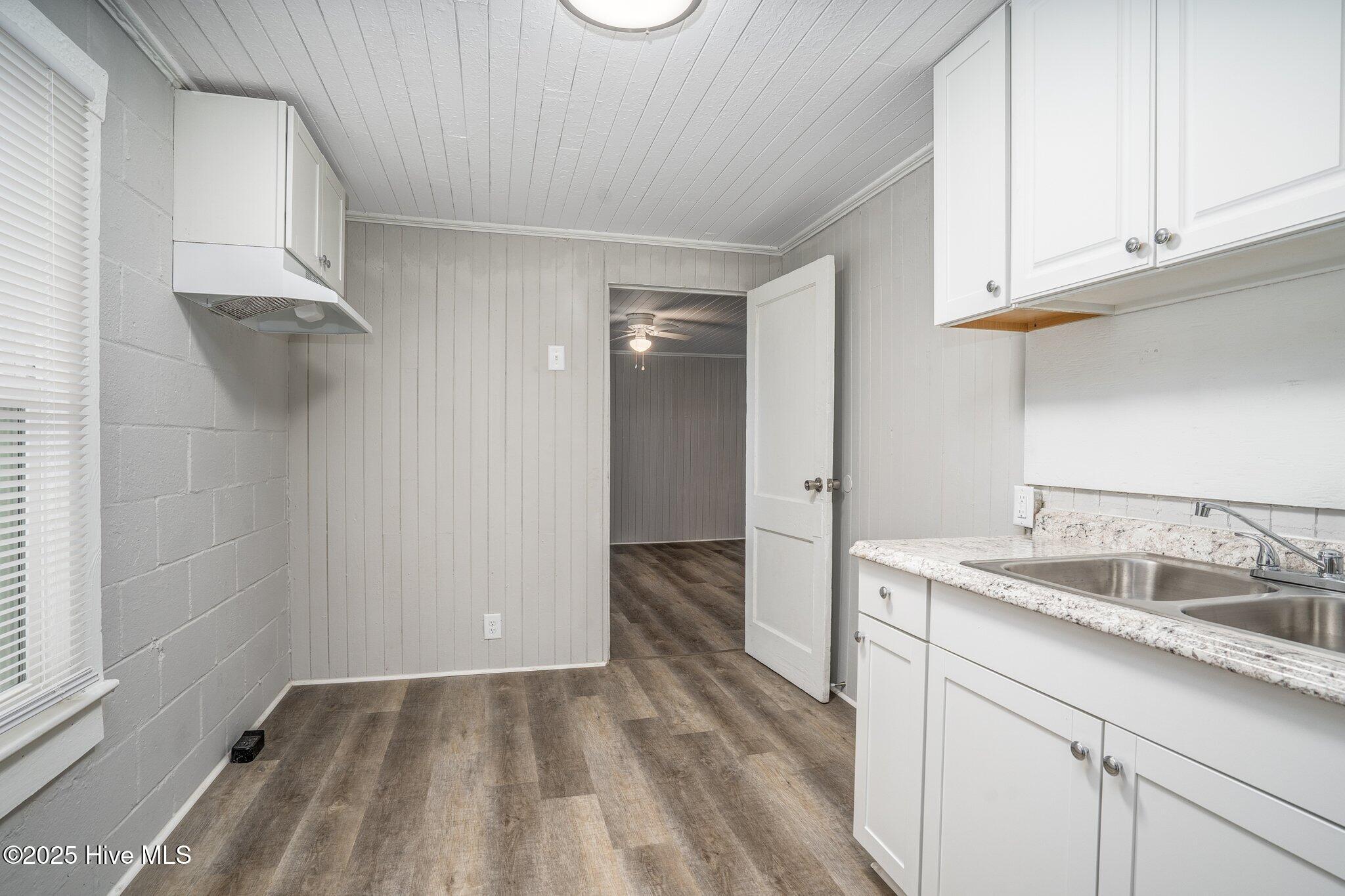 1502 Coleman Street Property Photo 11