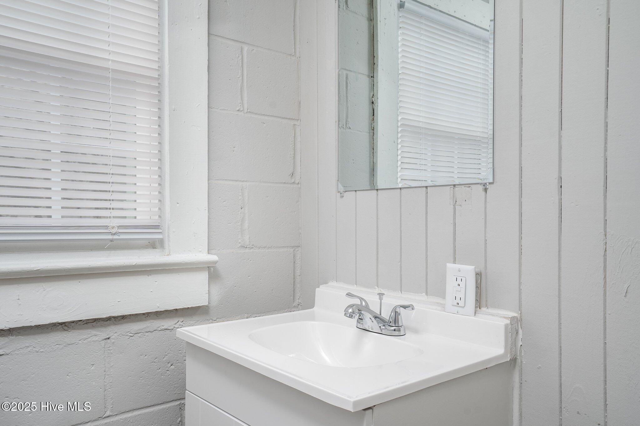1502 Coleman Street Property Photo 13