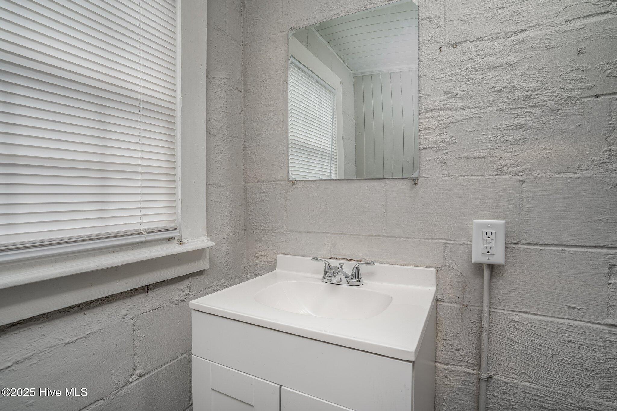1502 Coleman Street Property Photo 25