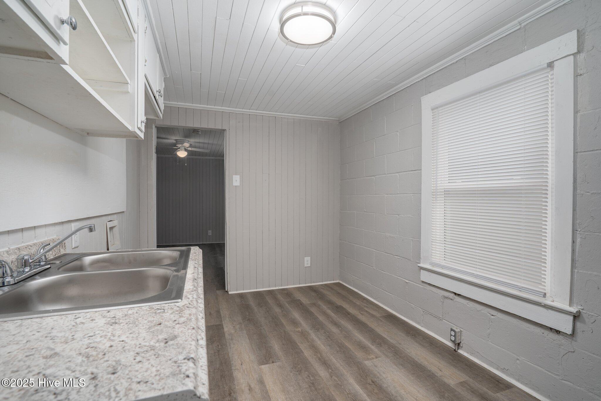 1502 Coleman Street Property Photo 26