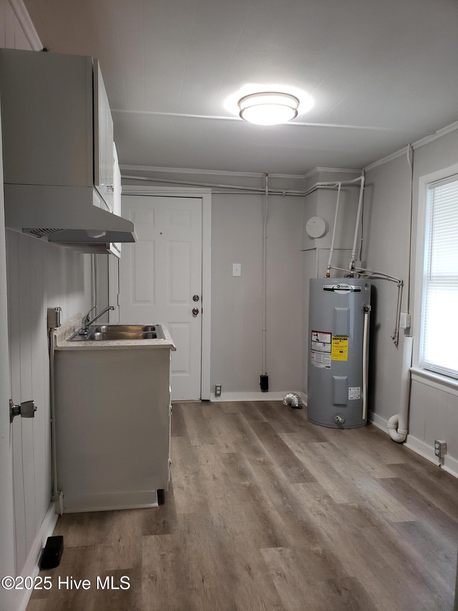 1504 Coleman Street Property Photo 6