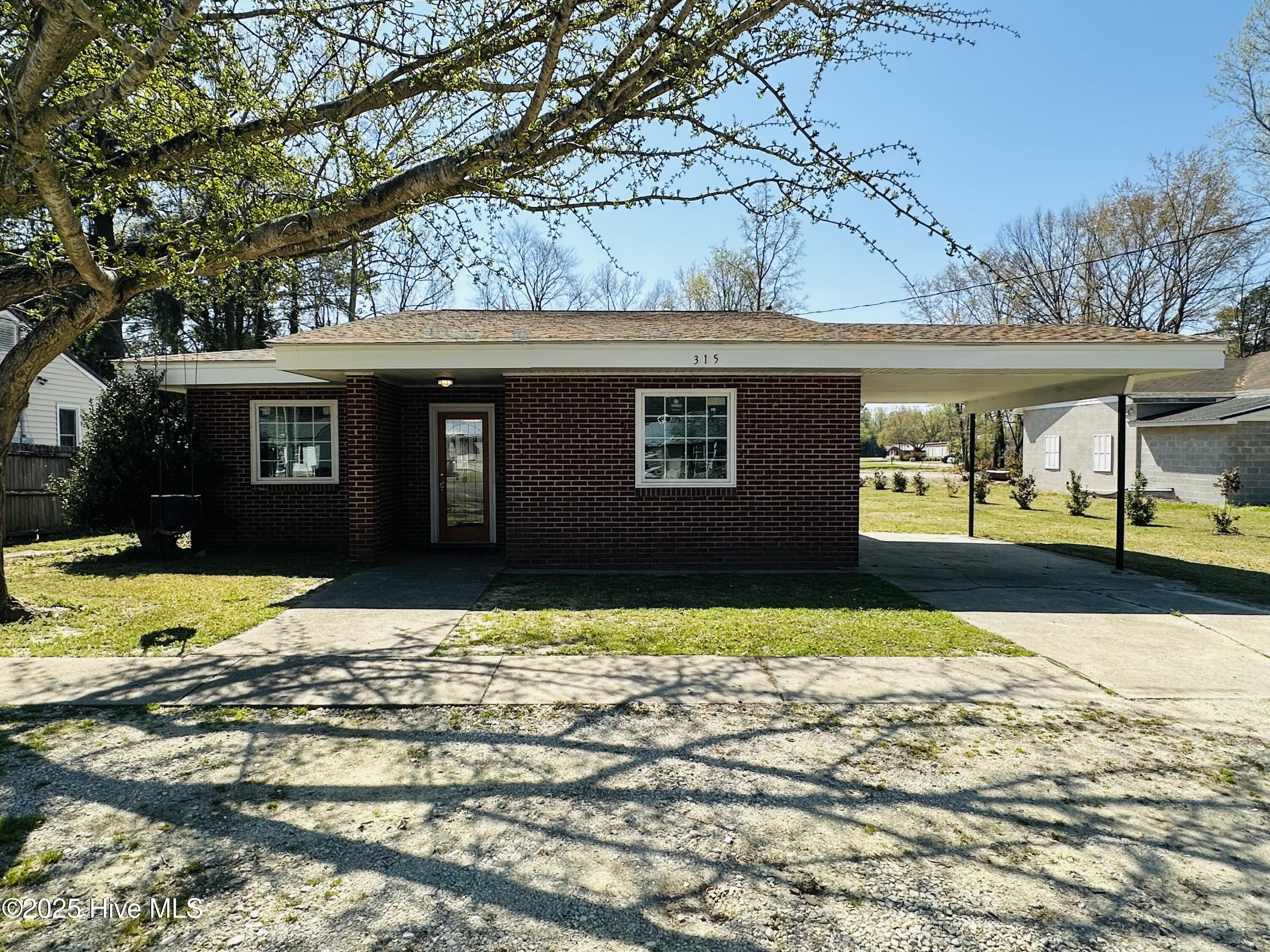 315 W Hill Street Property Photo