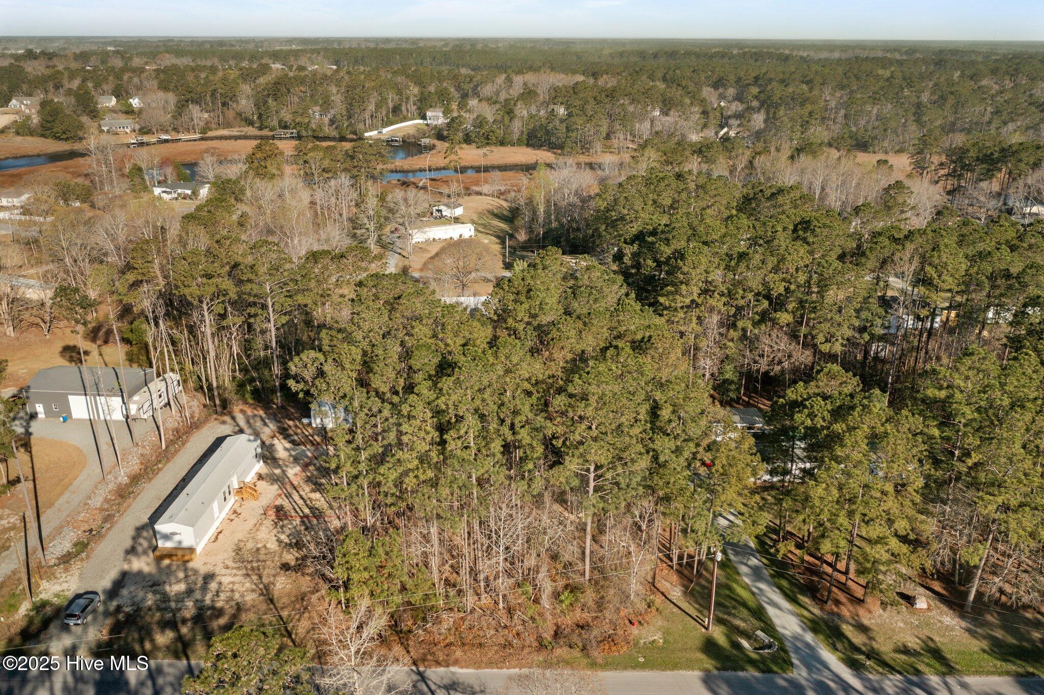 400 Stoneybrook Drive Property Photo 4