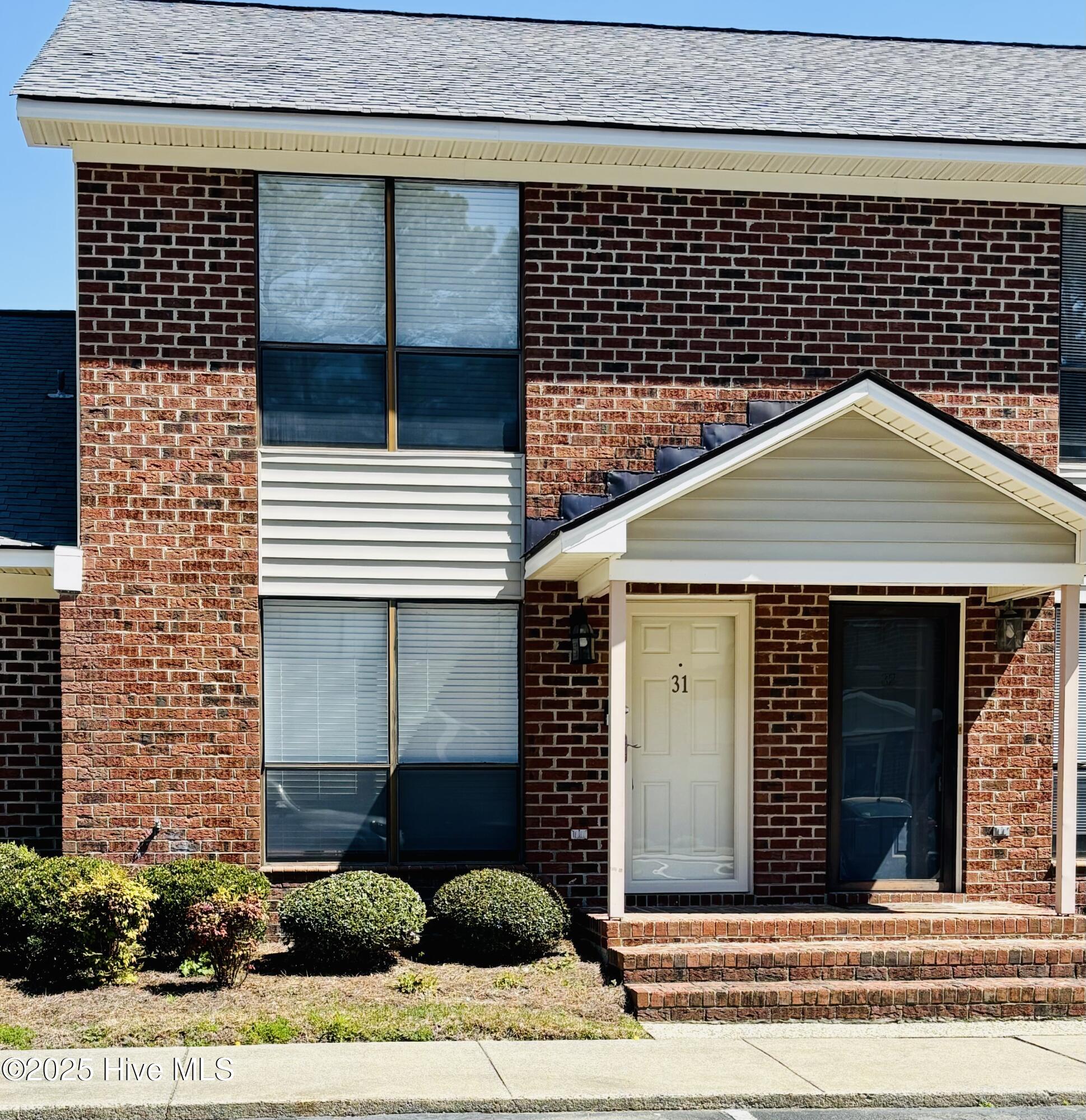 31 Upton Court Property Photo