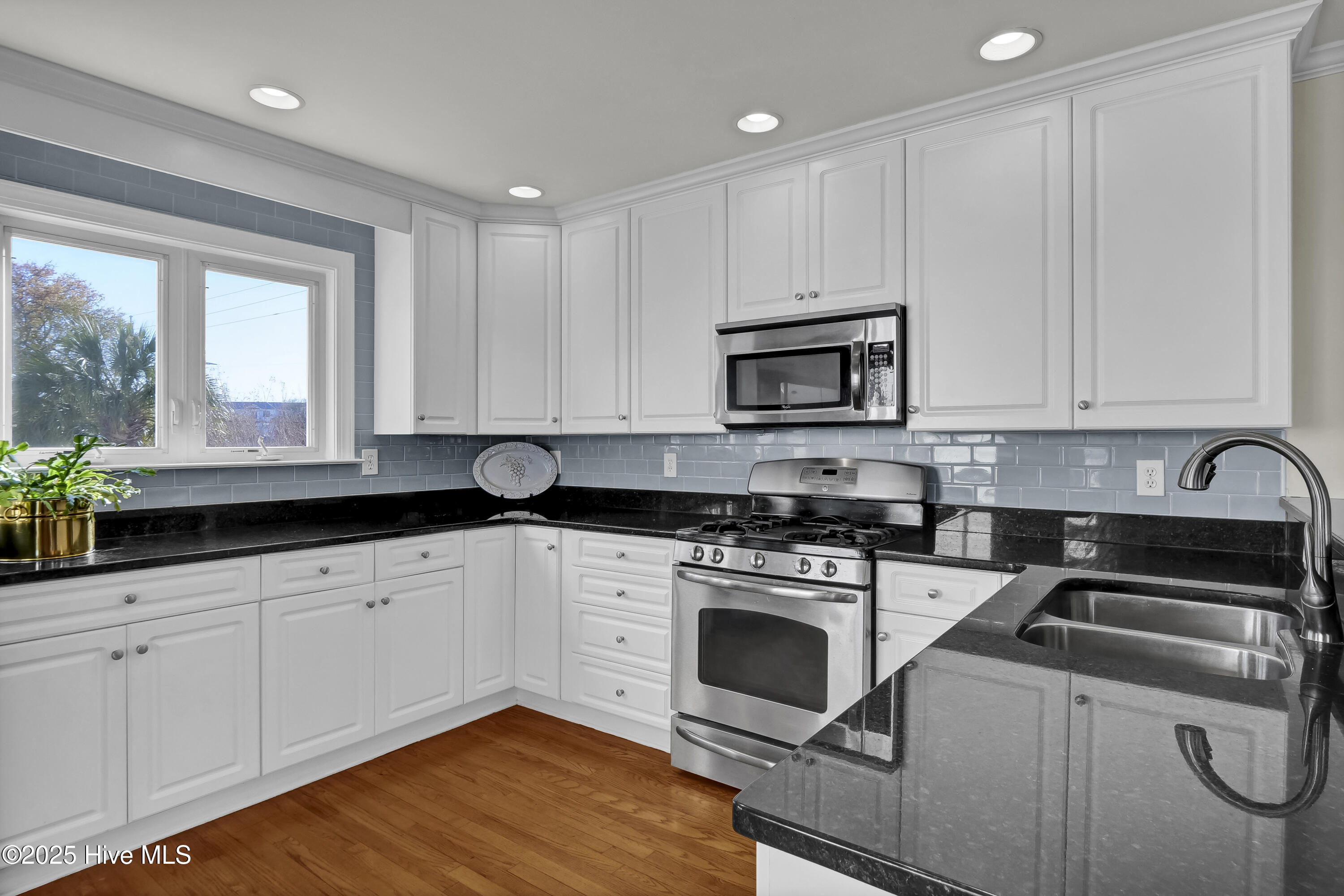 1001 Waterview Place Property Photo 14