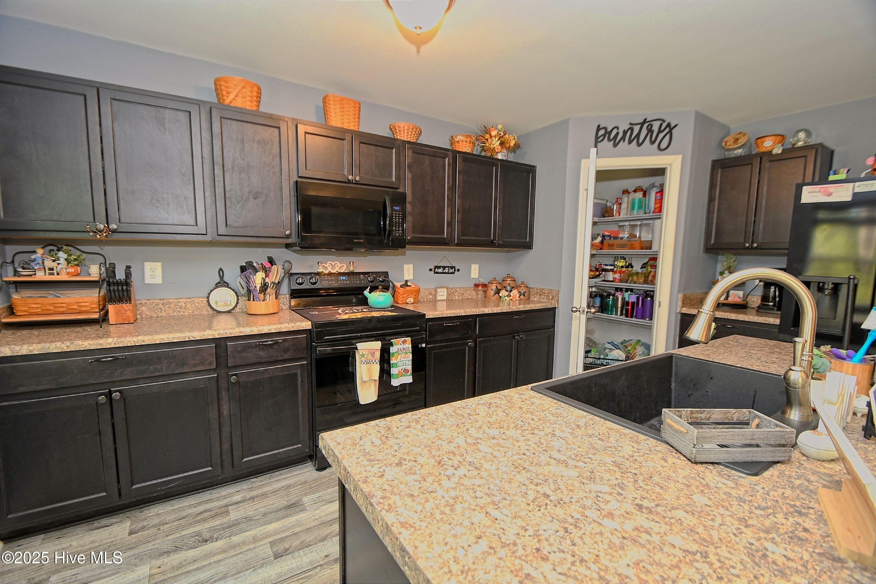 793 Landmark Cove Property Photo 16