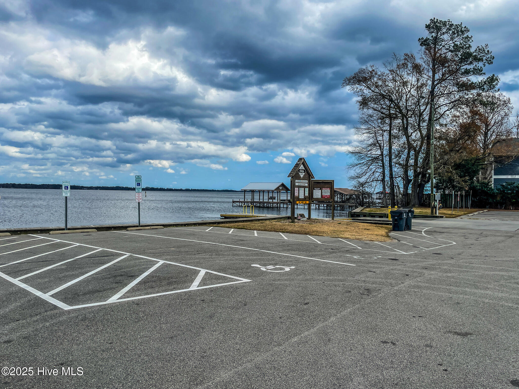Near 2072 Waccamaw Shores Road Property Photo 5