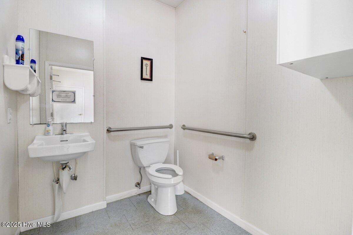3806 Us-258 Property Photo 16