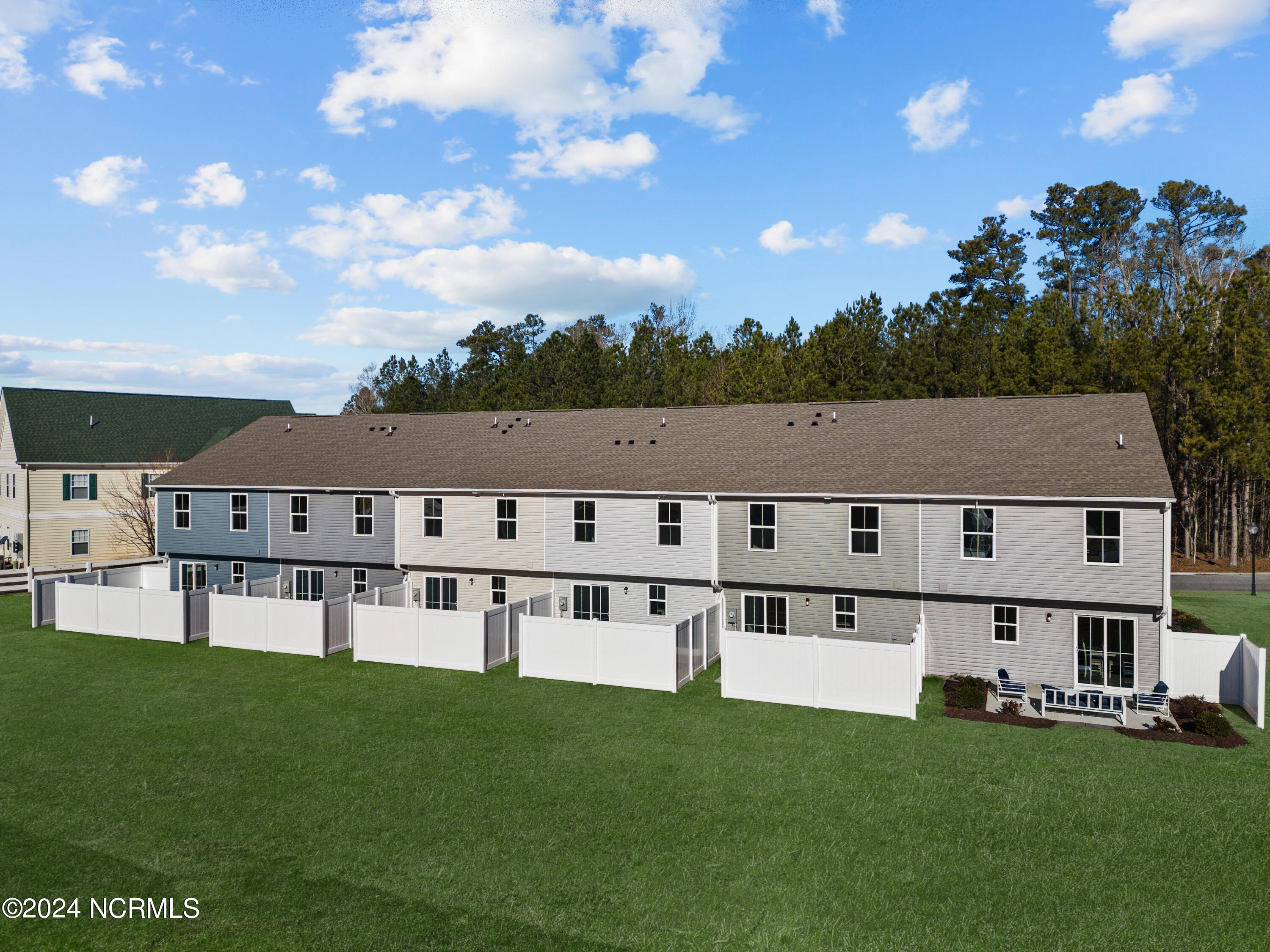 2505 Lambsberry Circle Property Photo 2