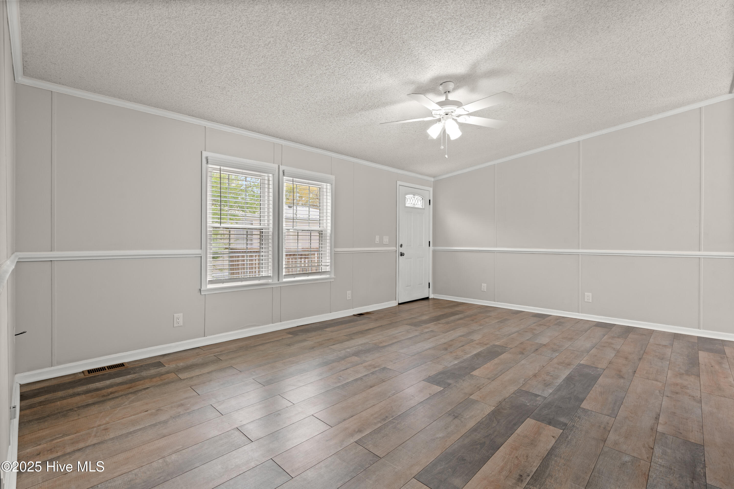 199 Saint Christopher Circle Property Photo 6