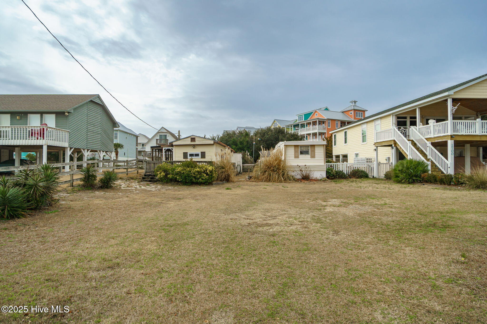 1702 E Fort Macon Road Property Photo 4