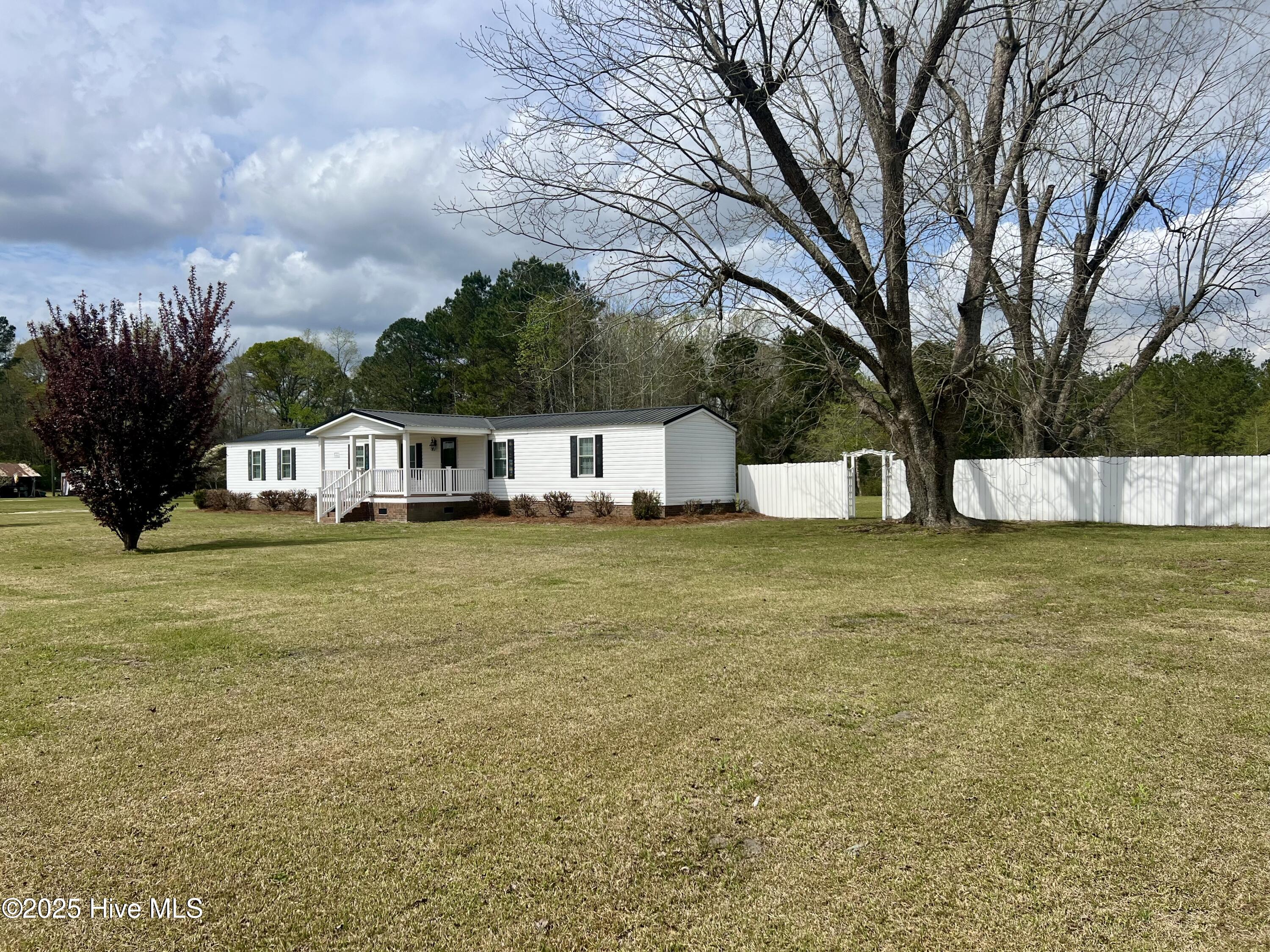 5131 Haynes Lennon Highway Property Photo 4