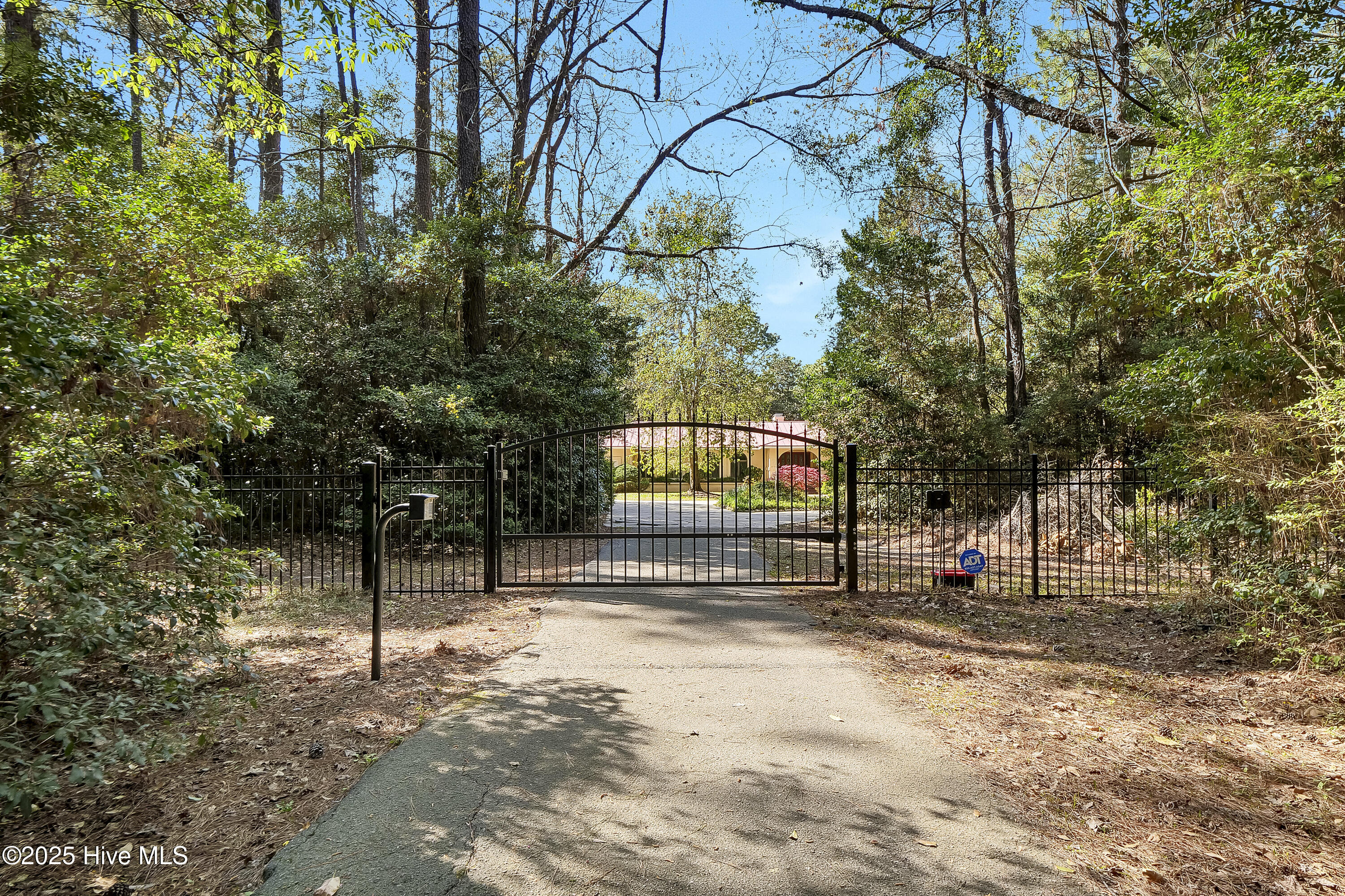 5304 Masonboro Loop Road Property Photo 3