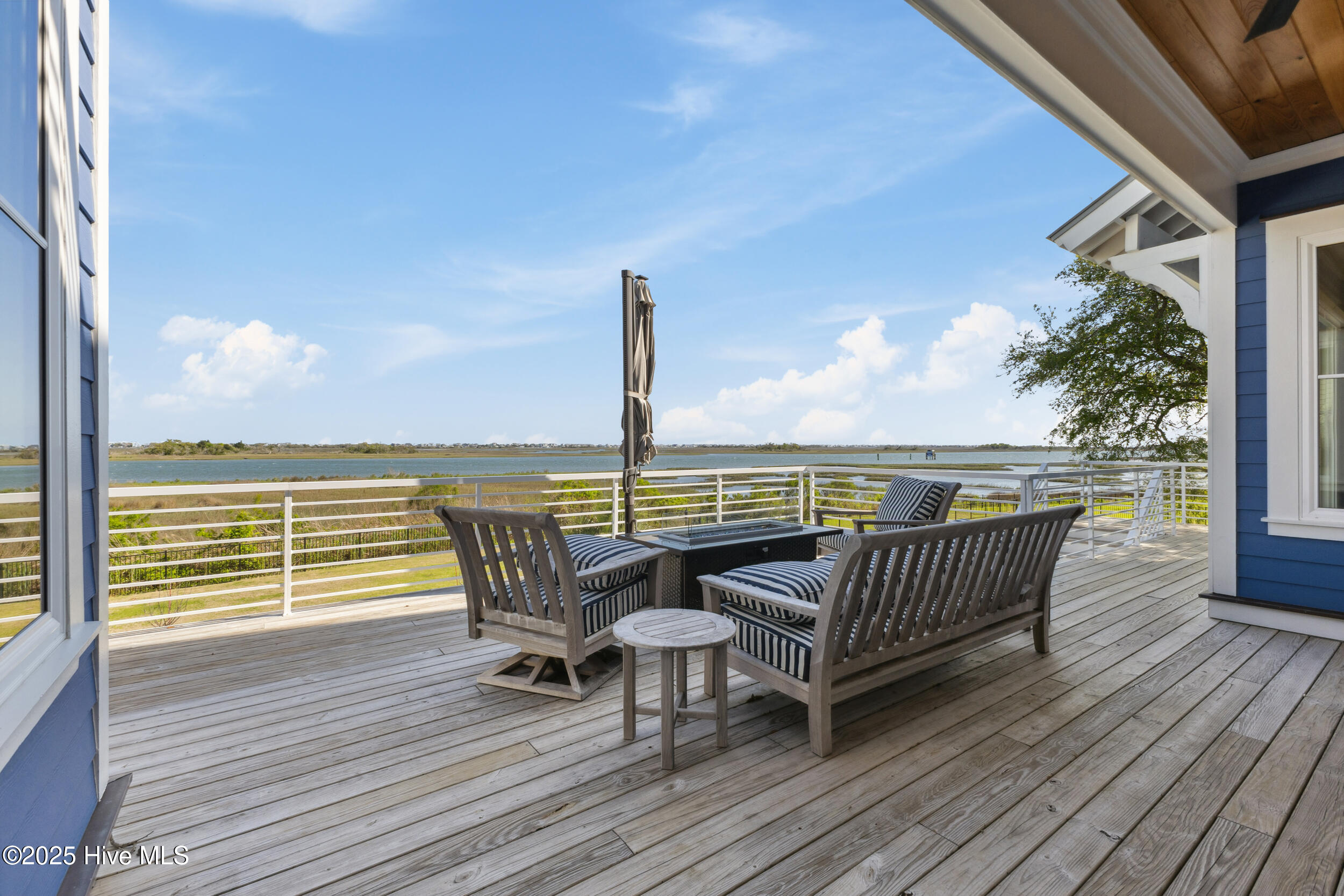 263 Harbour Village Drive Property Photo 11