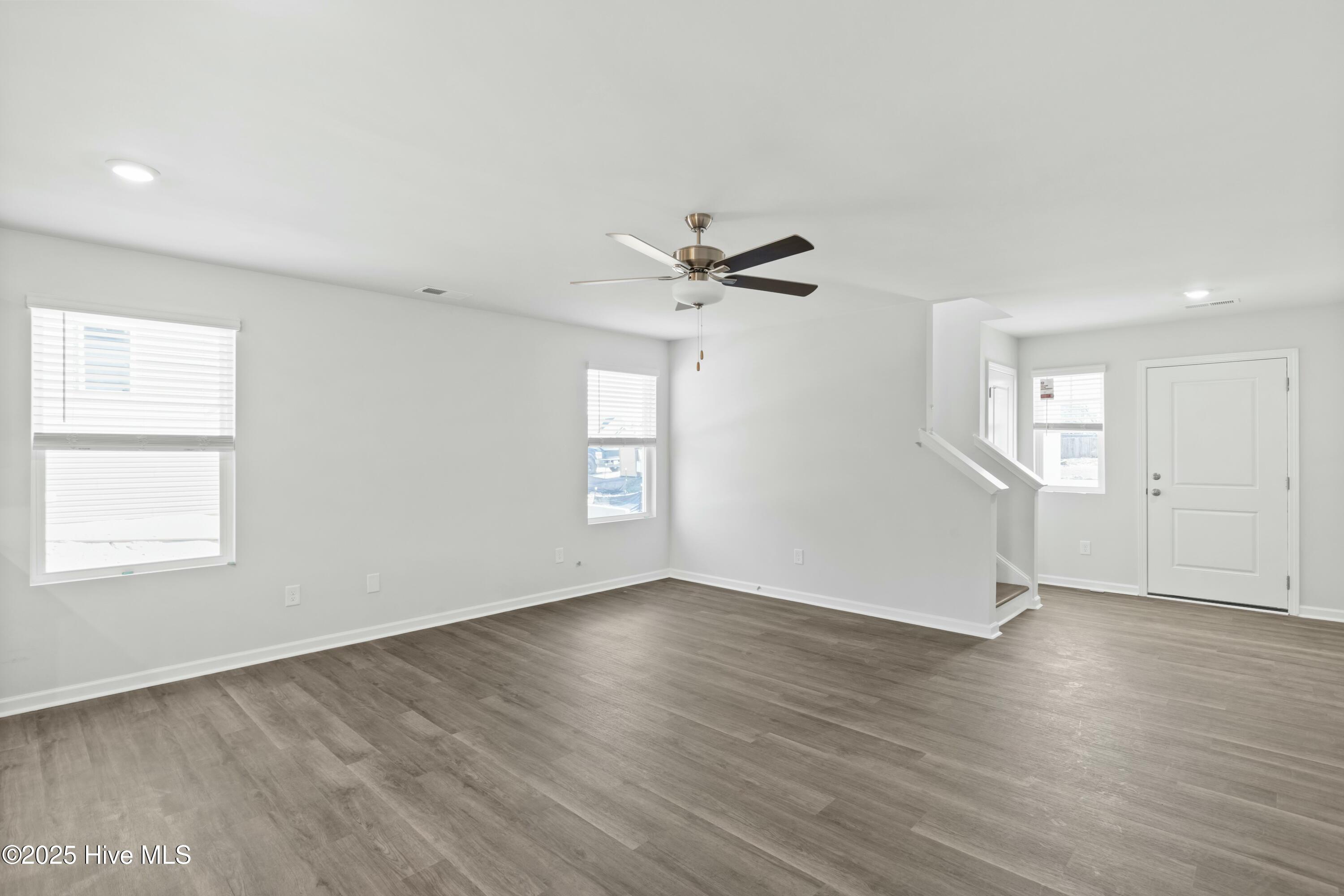 520 Sandy Hollow Drive Property Photo 5