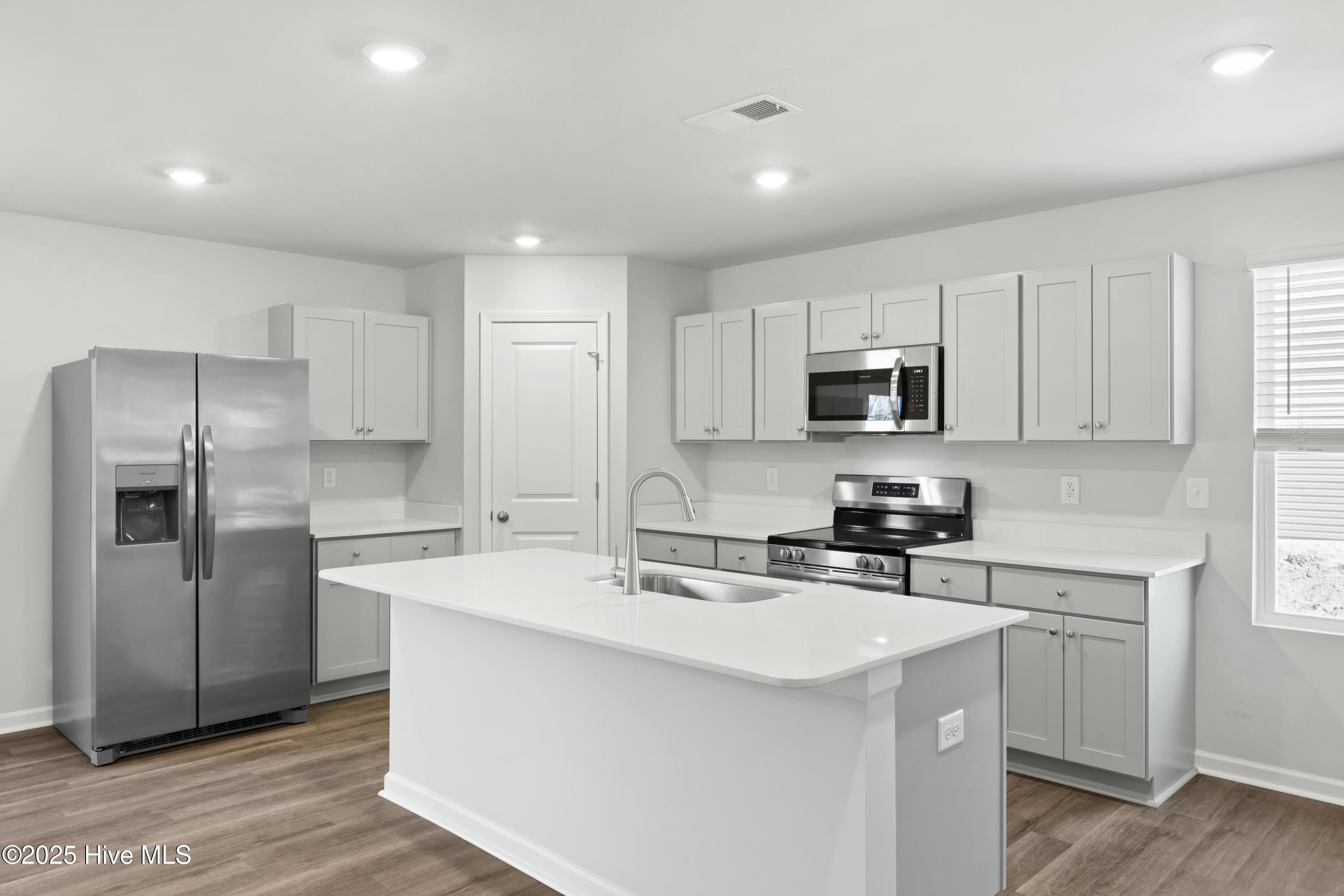 520 Sandy Hollow Drive Property Photo 9