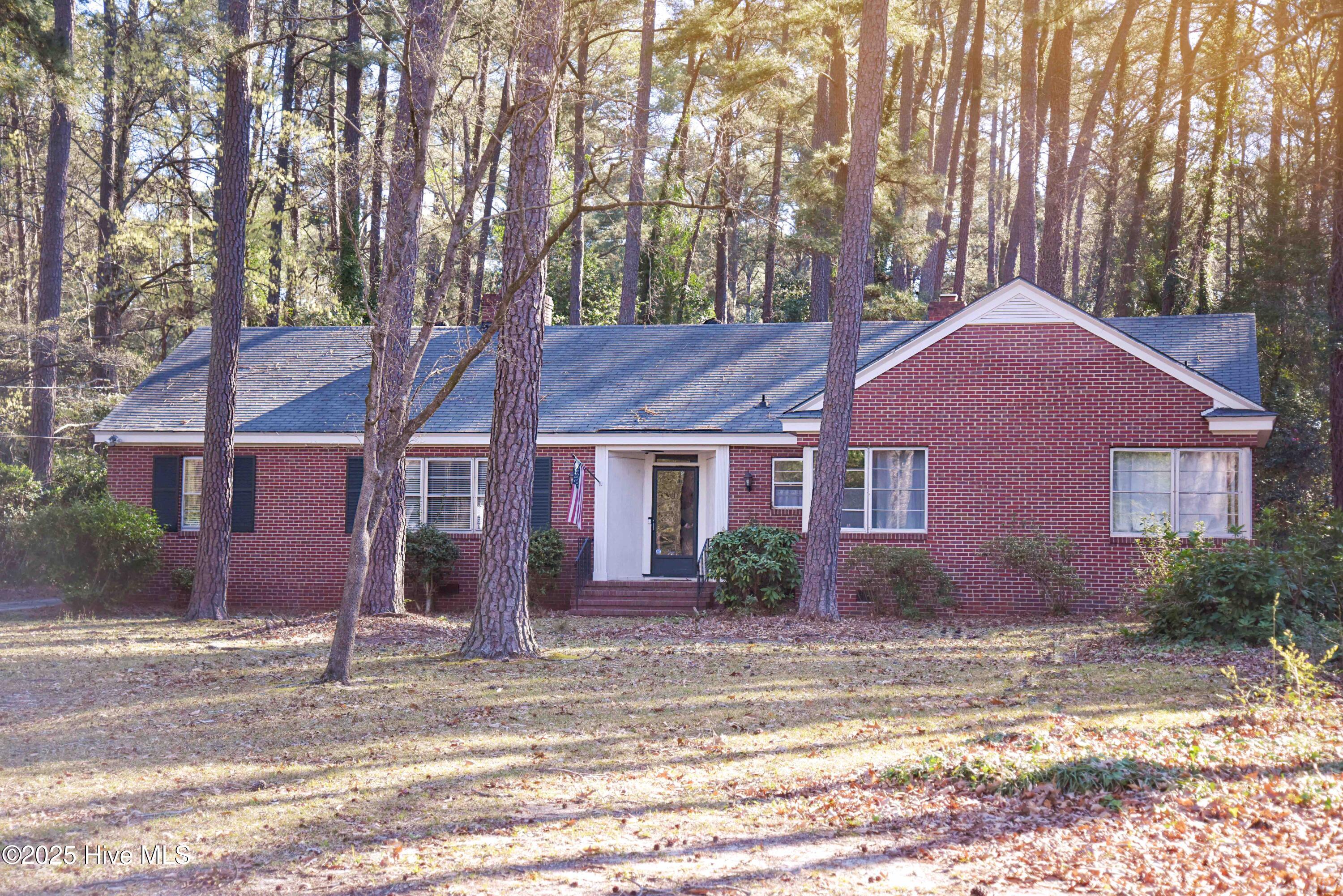 711 Evergreen Road Property Photo