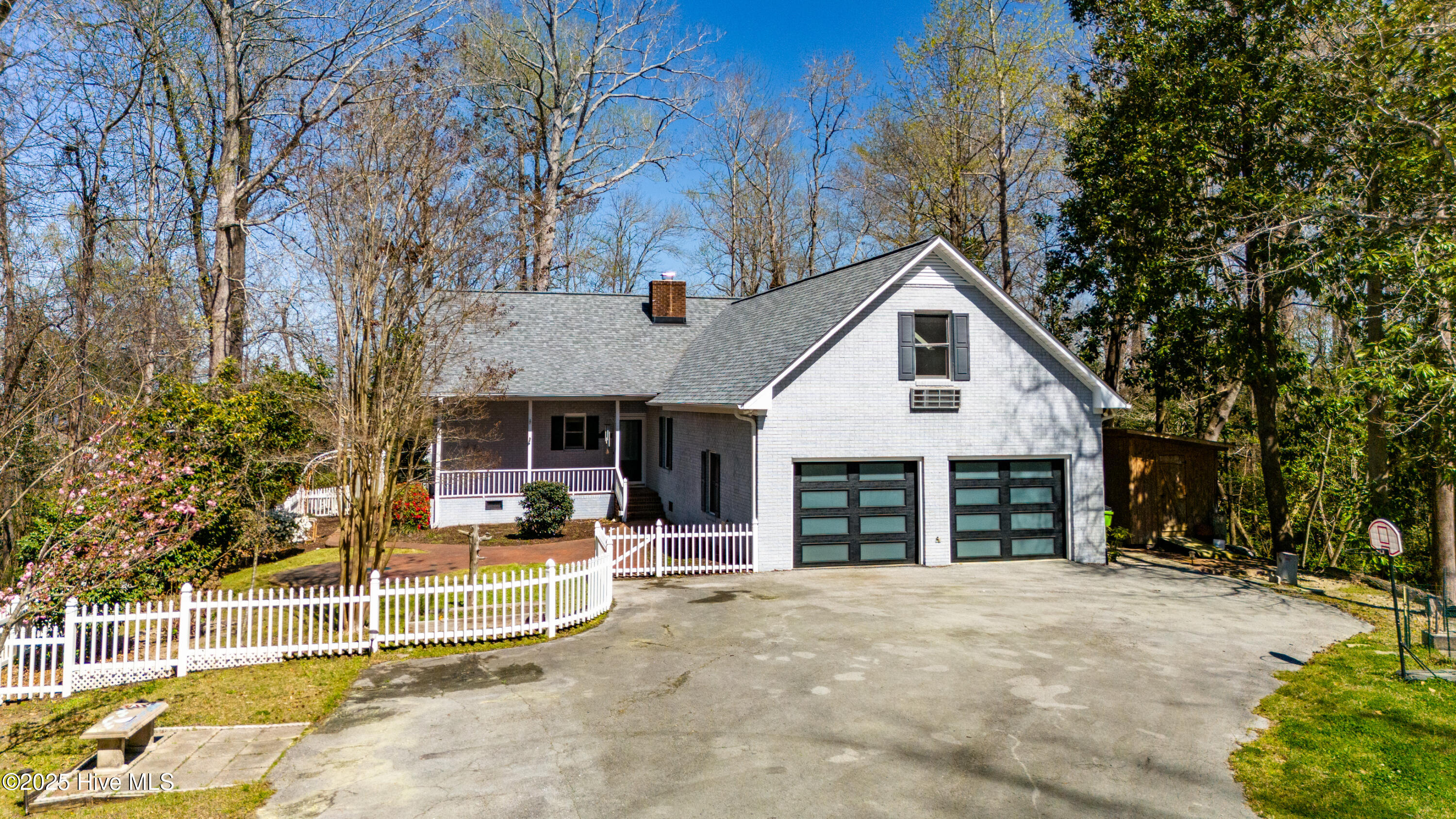 4428 Rivershore Drive Property Photo 1
