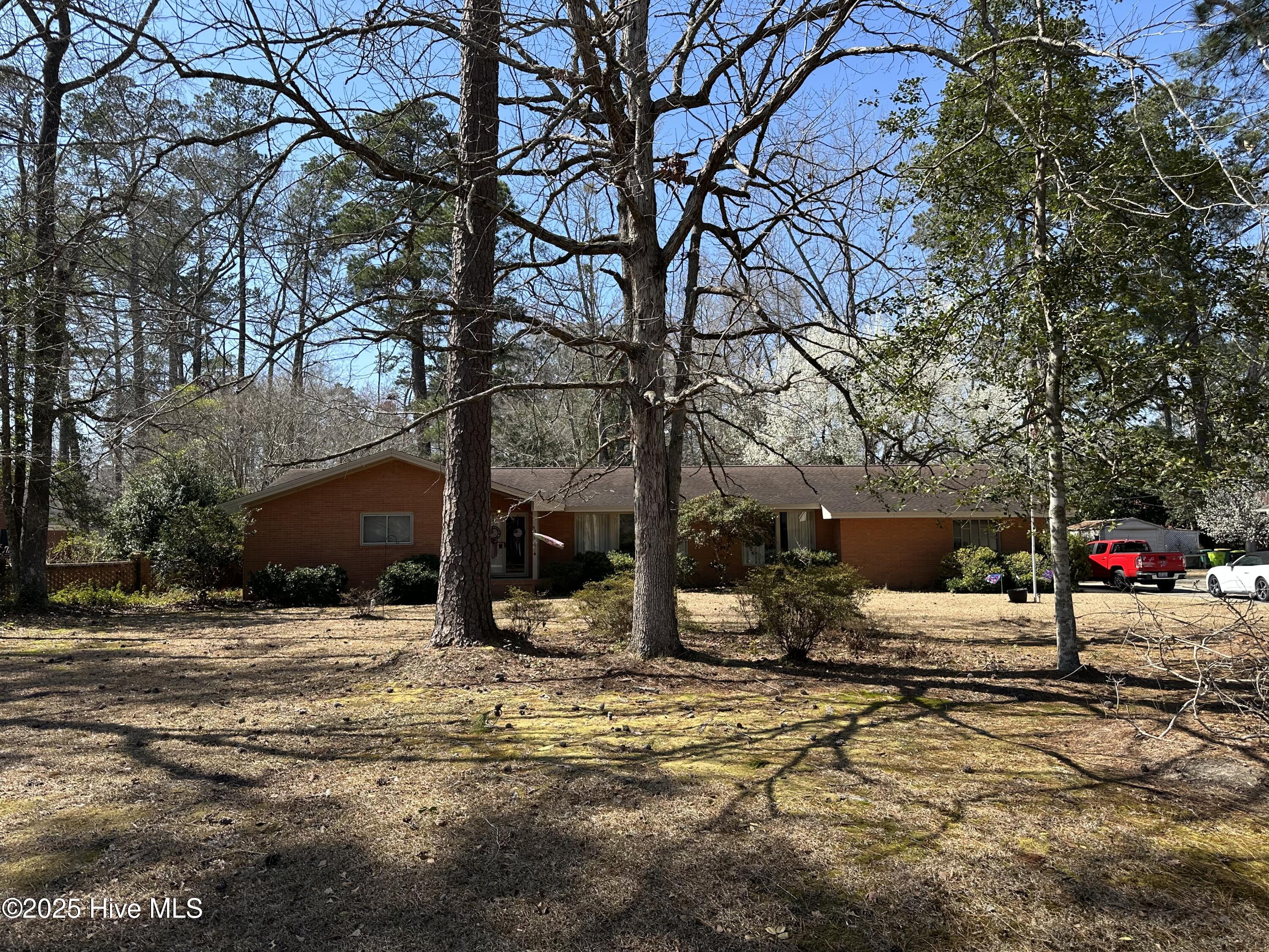 527 Edgewood Circle Property Photo