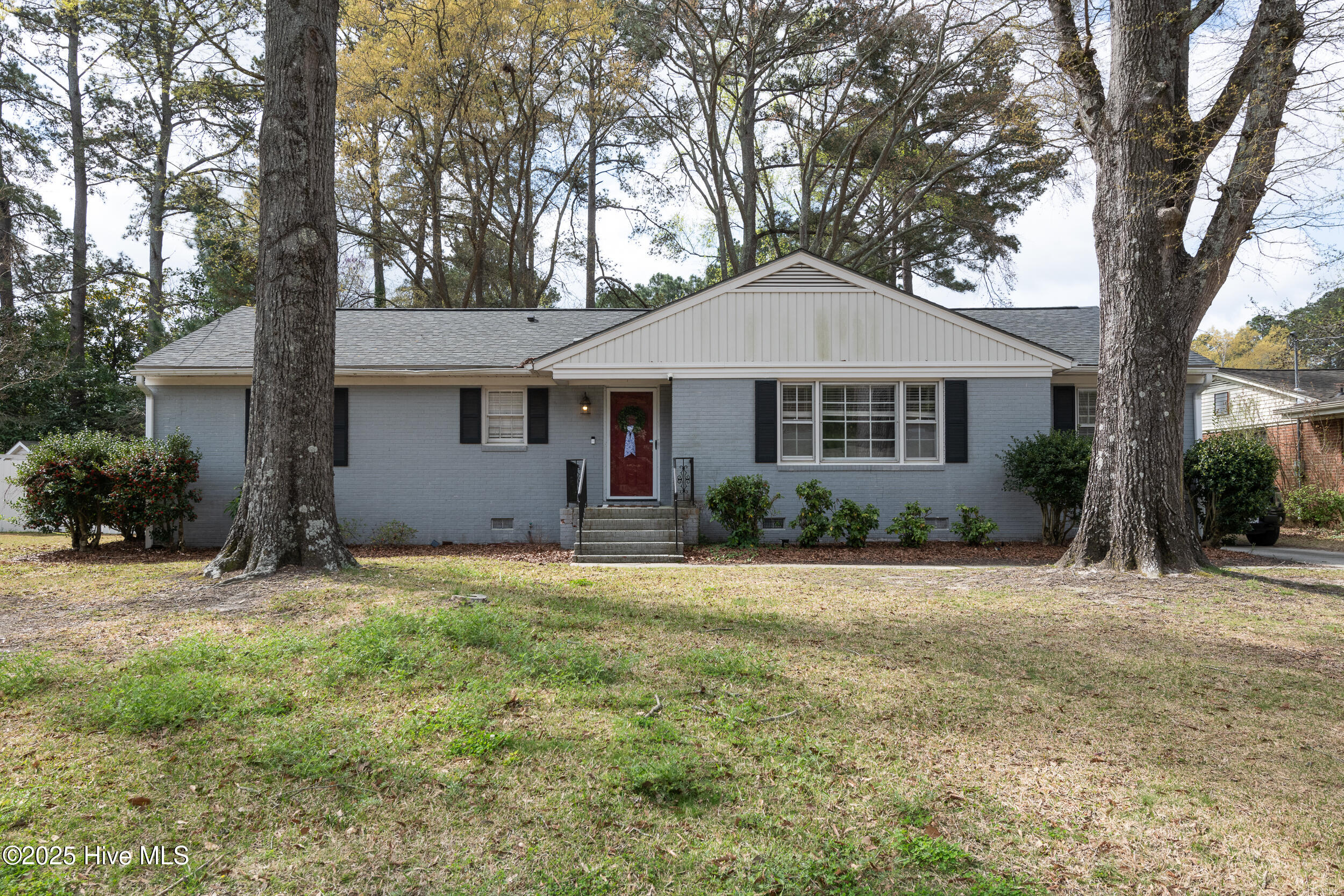 1739 Beaumont Drive Property Photo