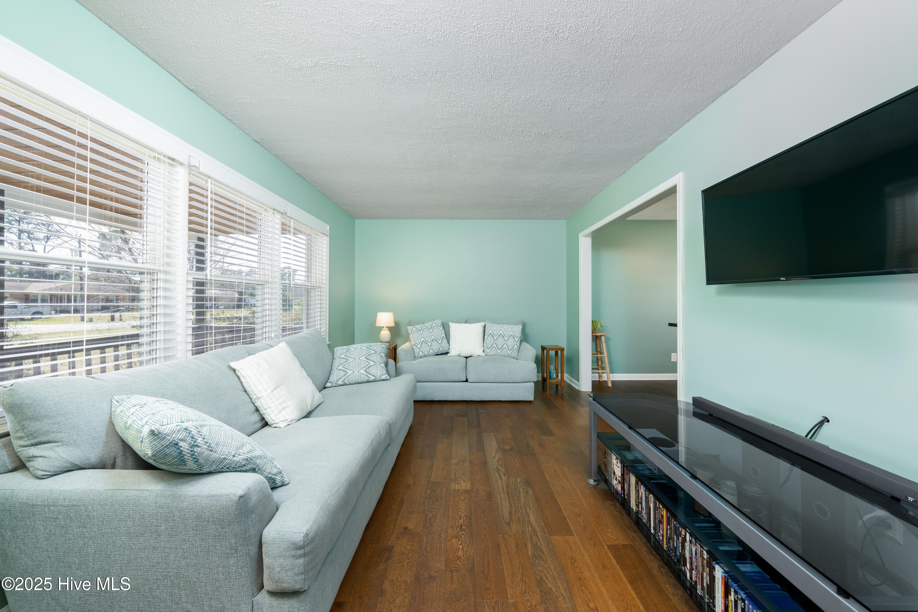 233 Heritage Park Drive Property Photo 4