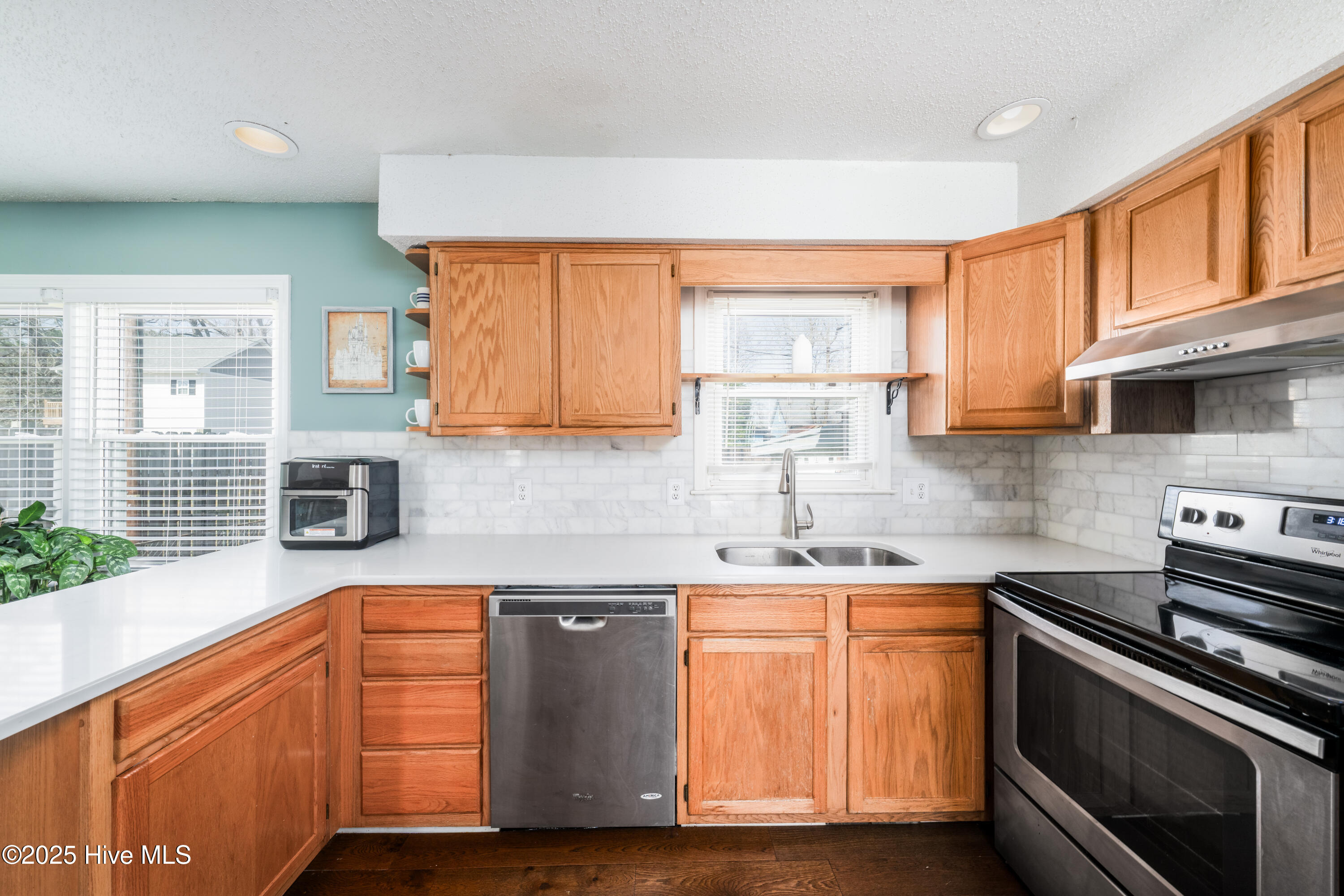 233 Heritage Park Drive Property Photo 7