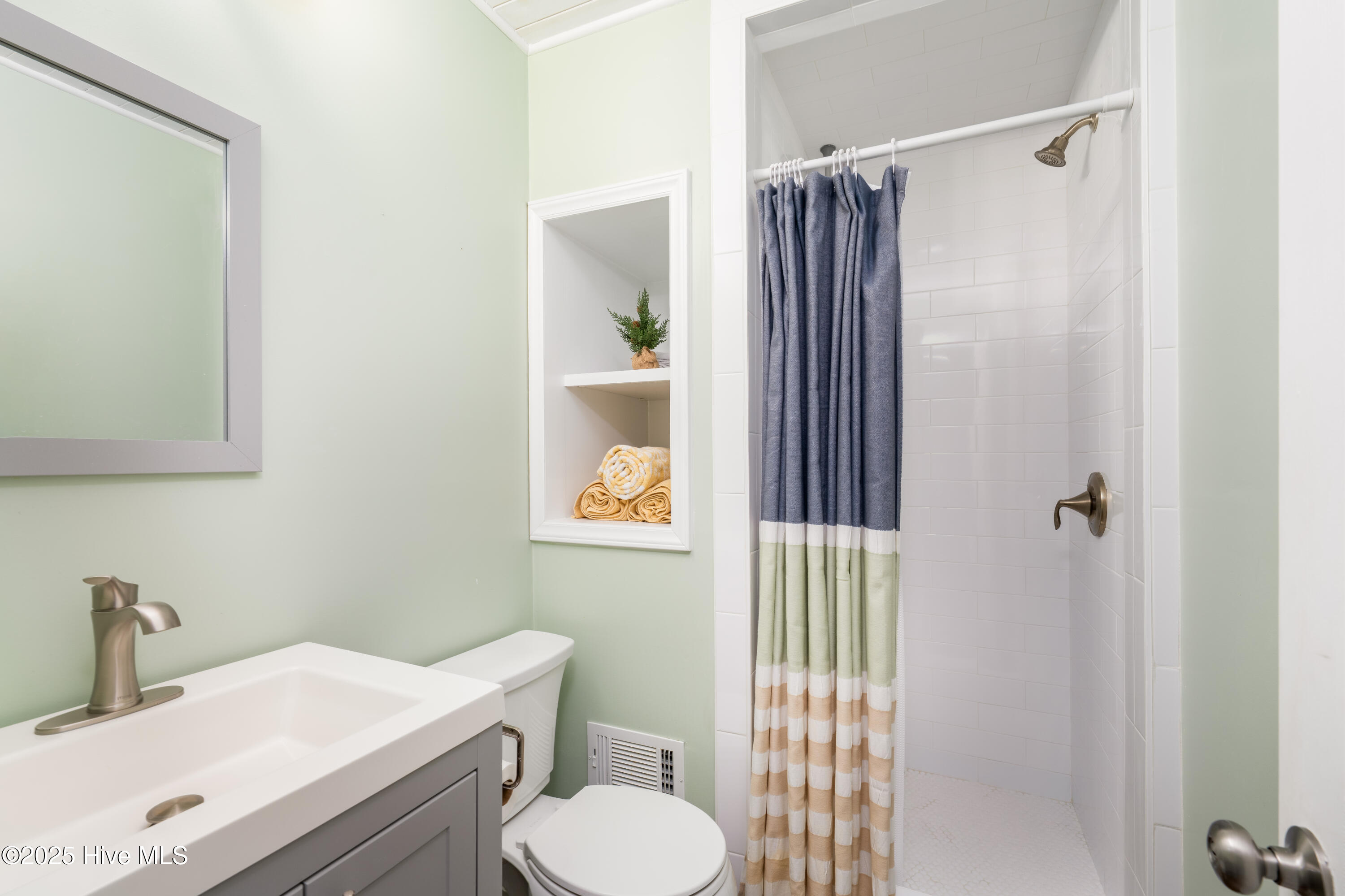 233 Heritage Park Drive Property Photo 14