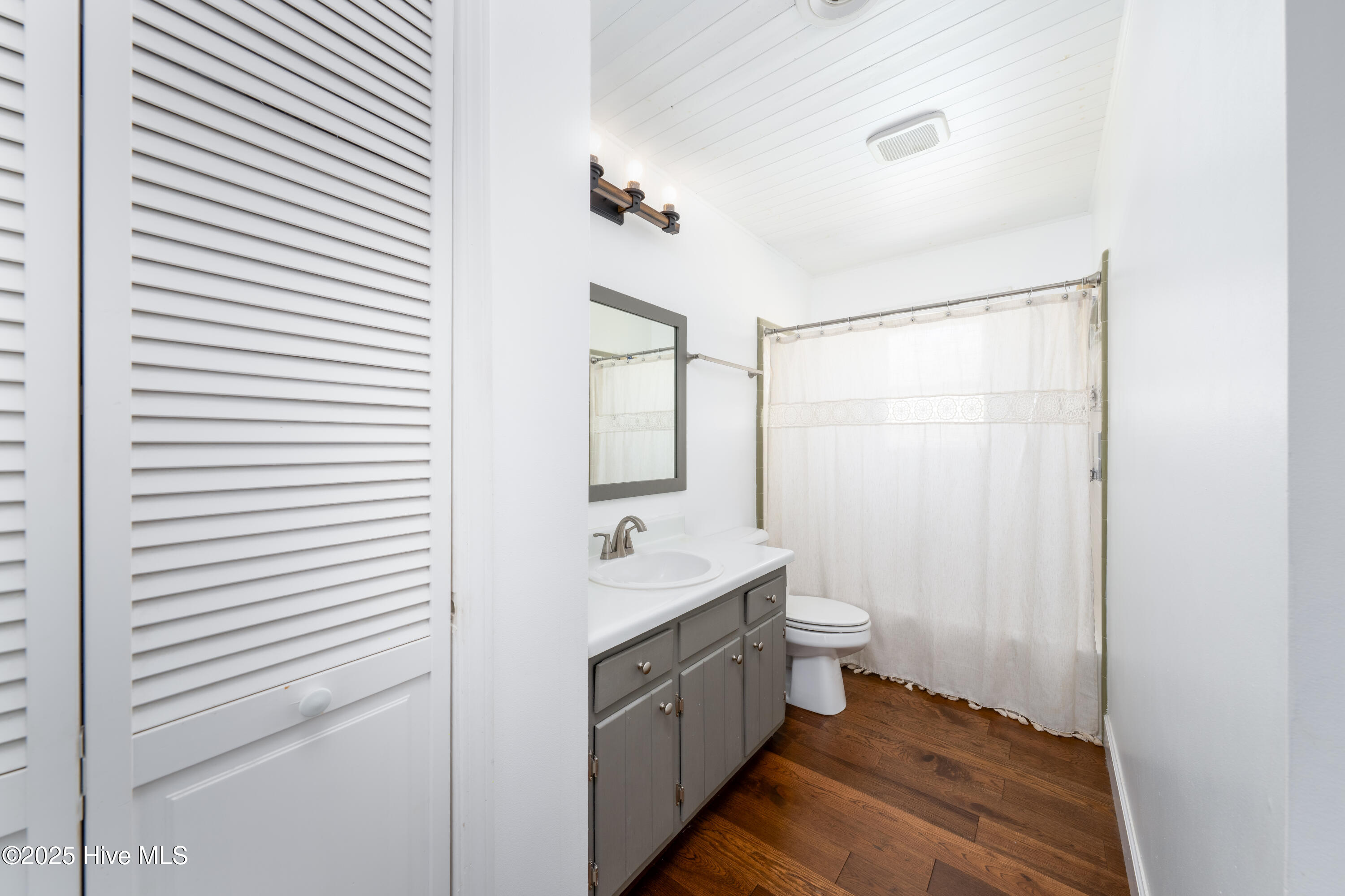 233 Heritage Park Drive Property Photo 17