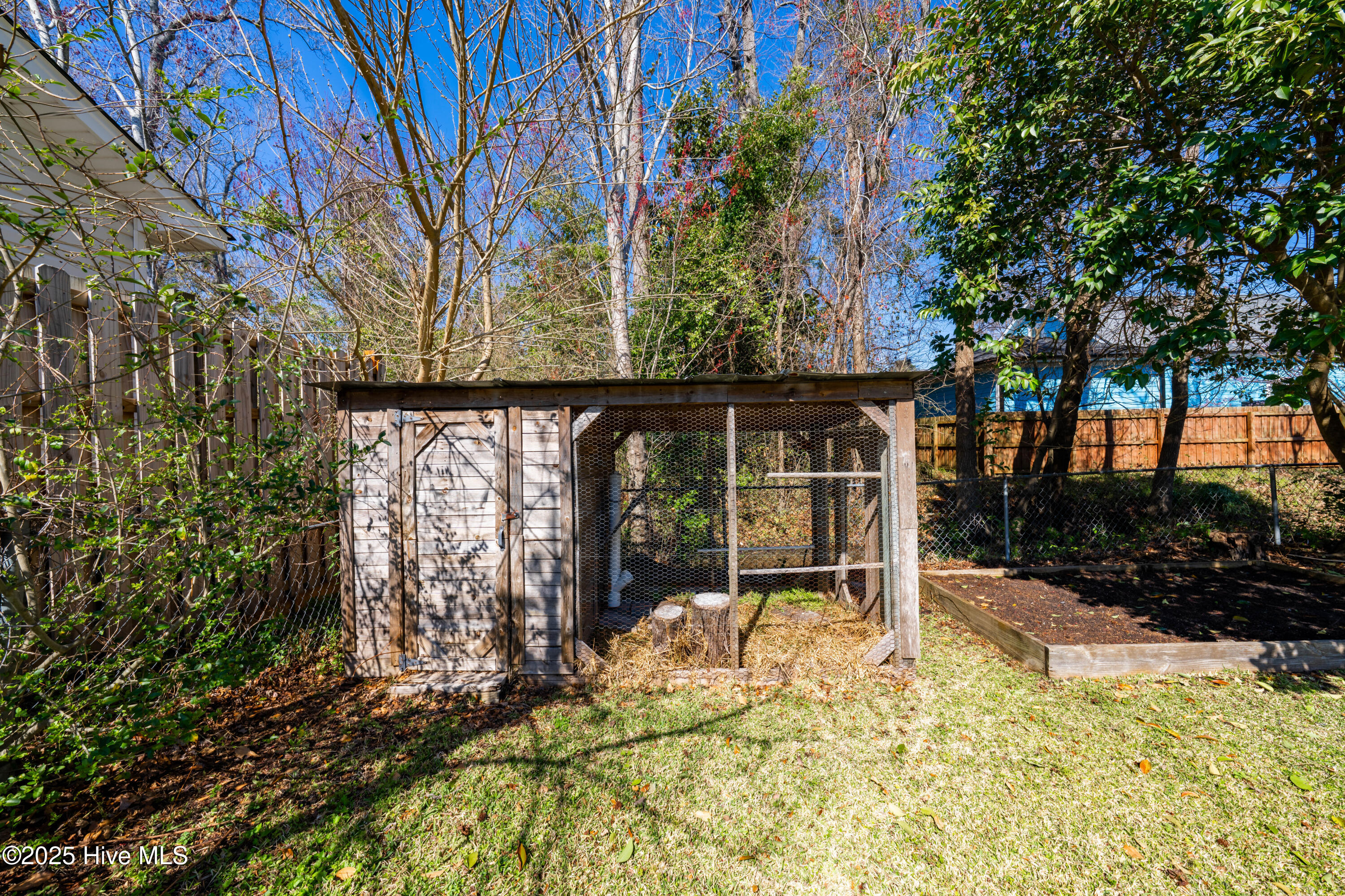 233 Heritage Park Drive Property Photo 27