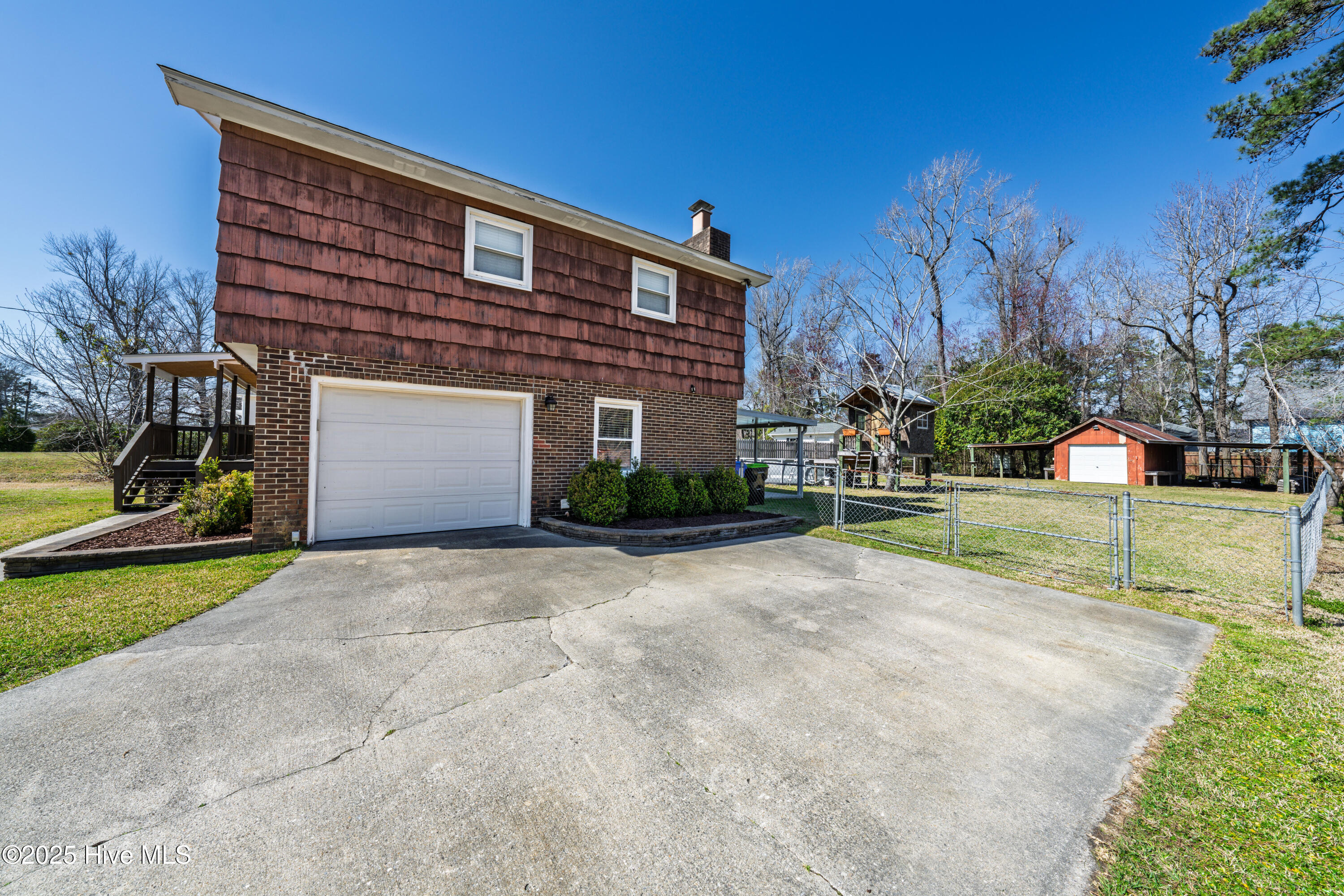 233 Heritage Park Drive Property Photo 32