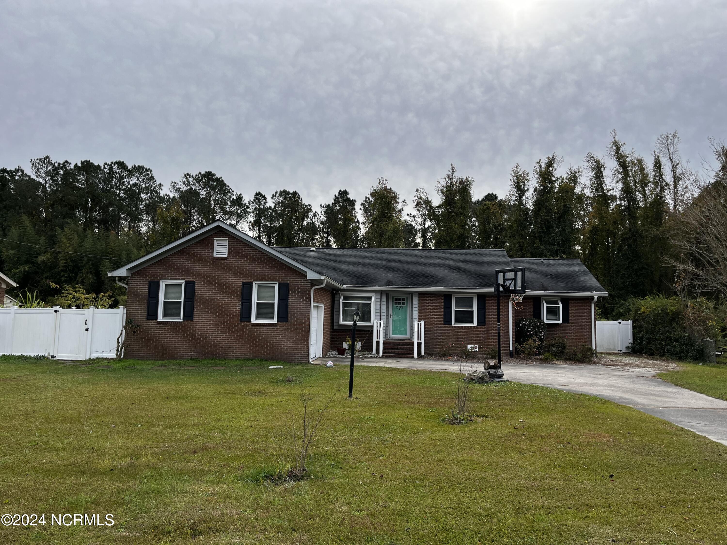 209 Carolina Pines Boulevard Property Photo