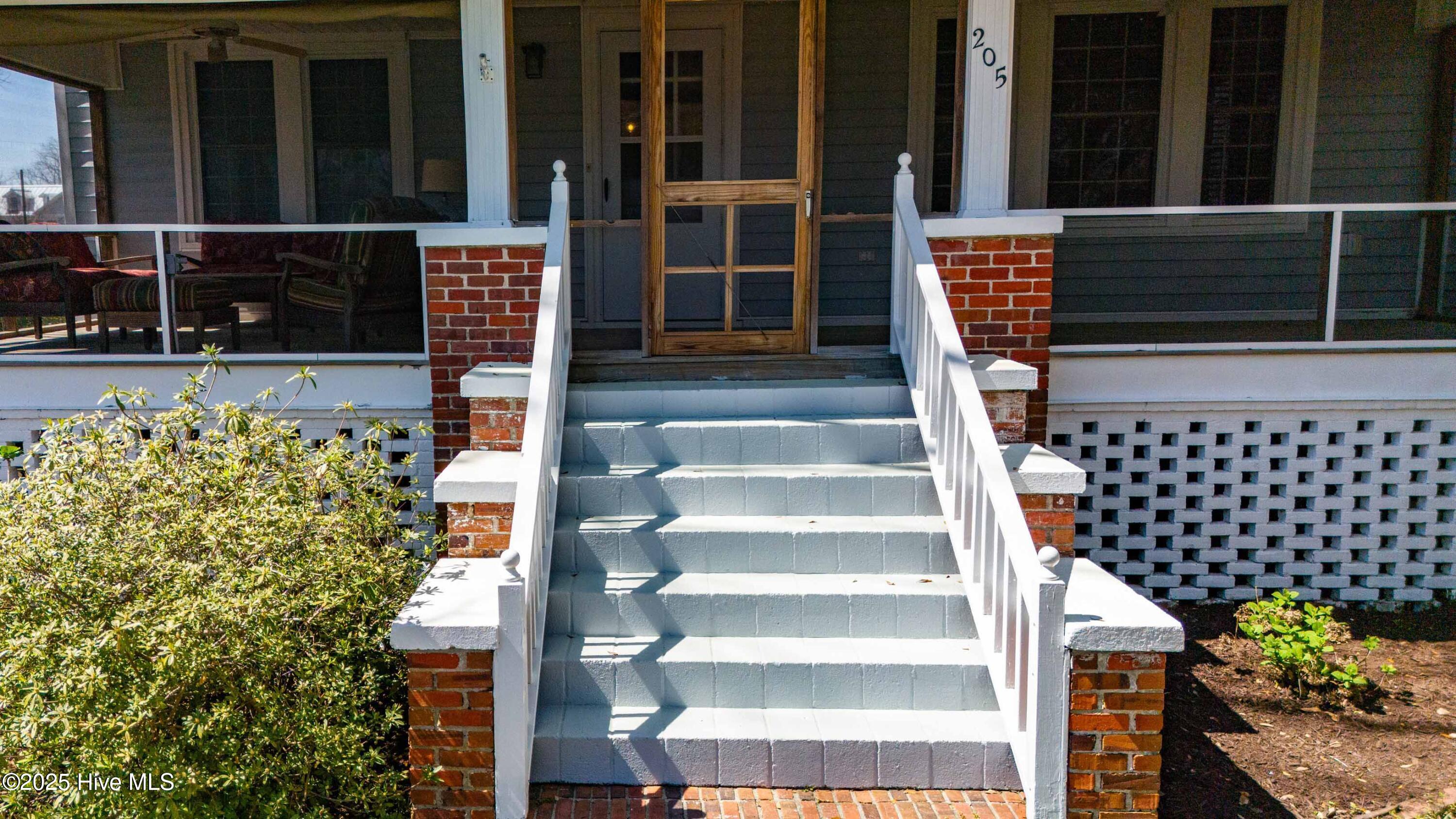205 High Street Property Photo 4
