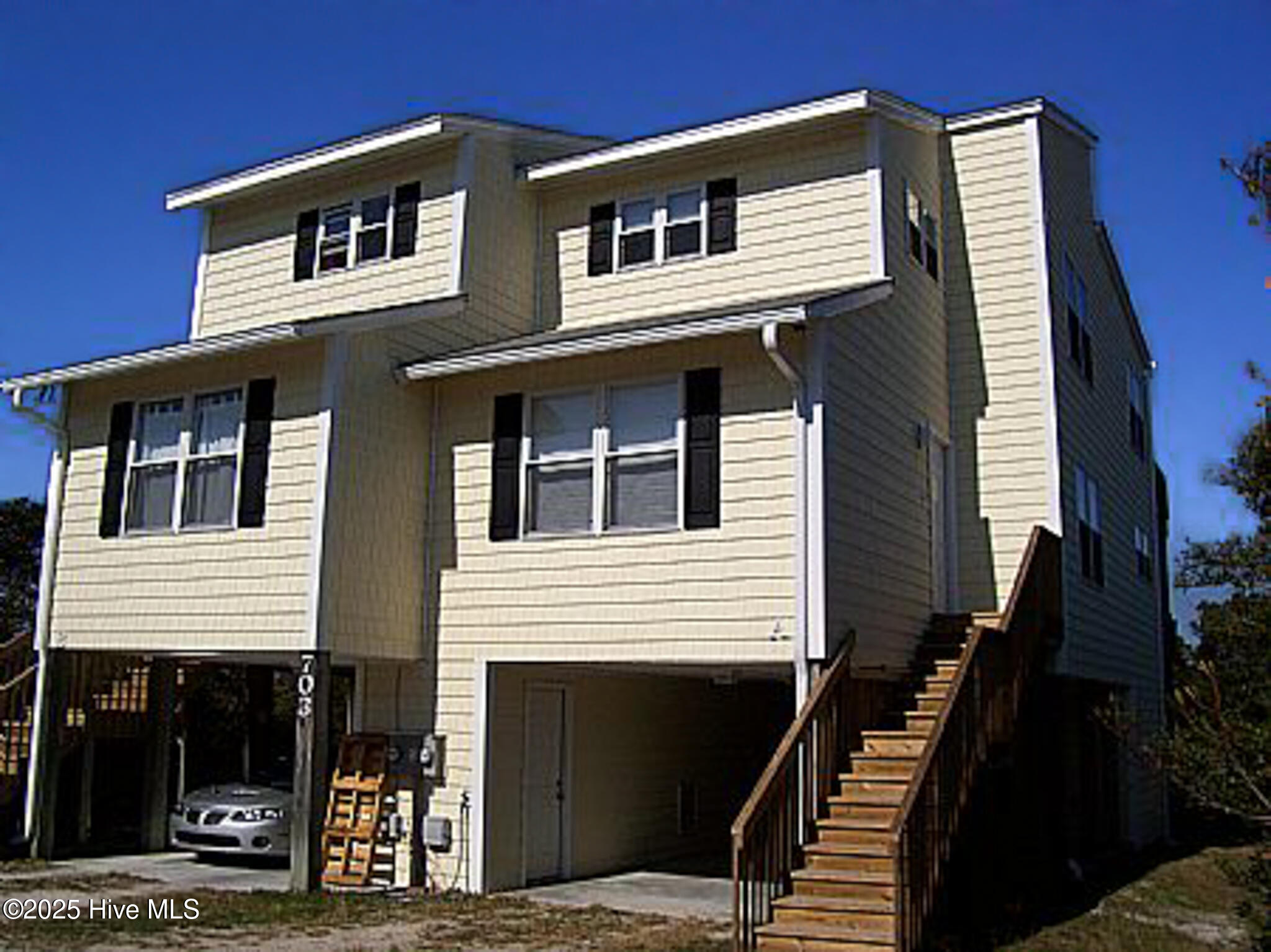 703 S Topsail Drive Property Photo 1