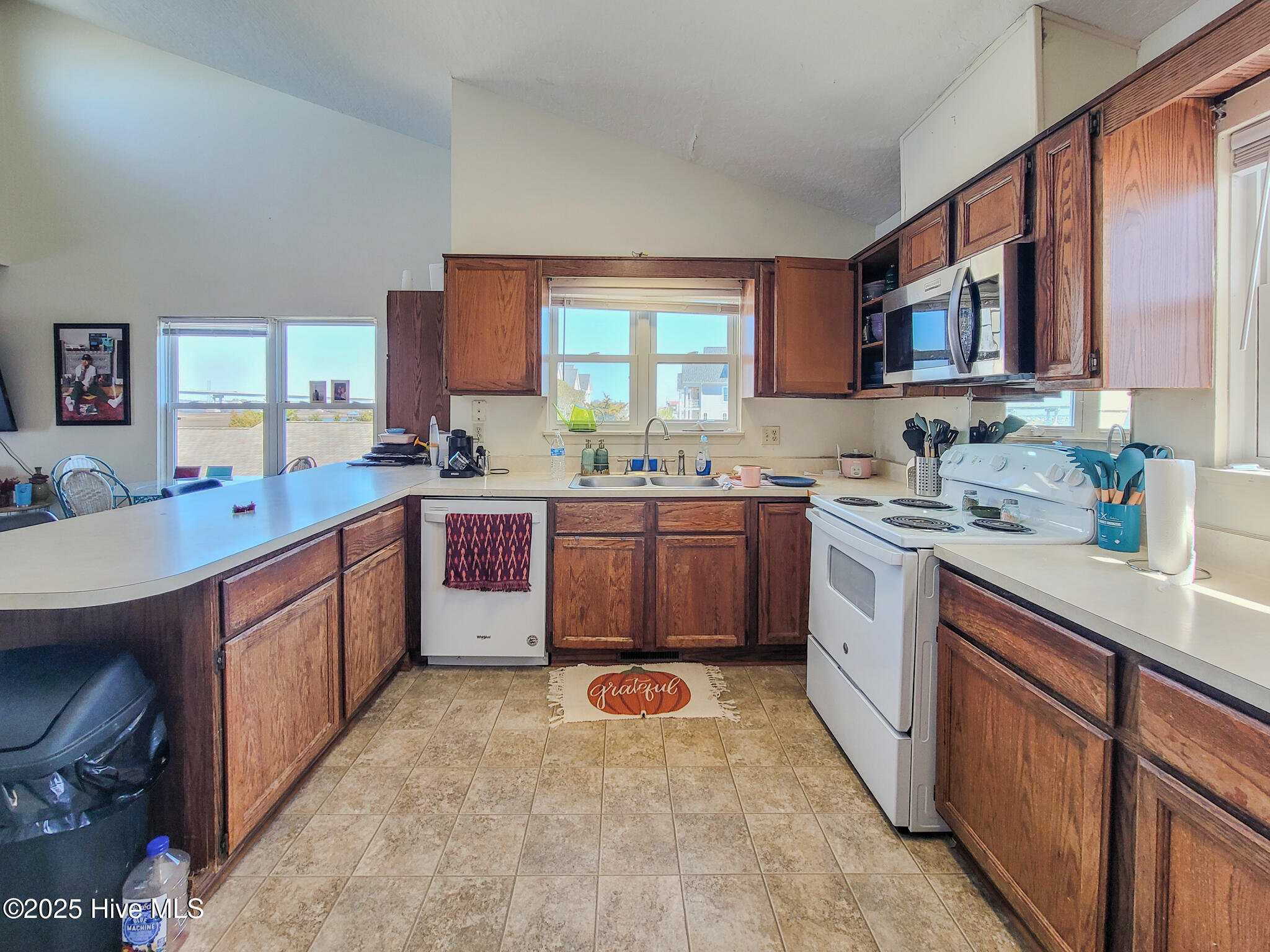 703 S Topsail Drive Property Photo 12