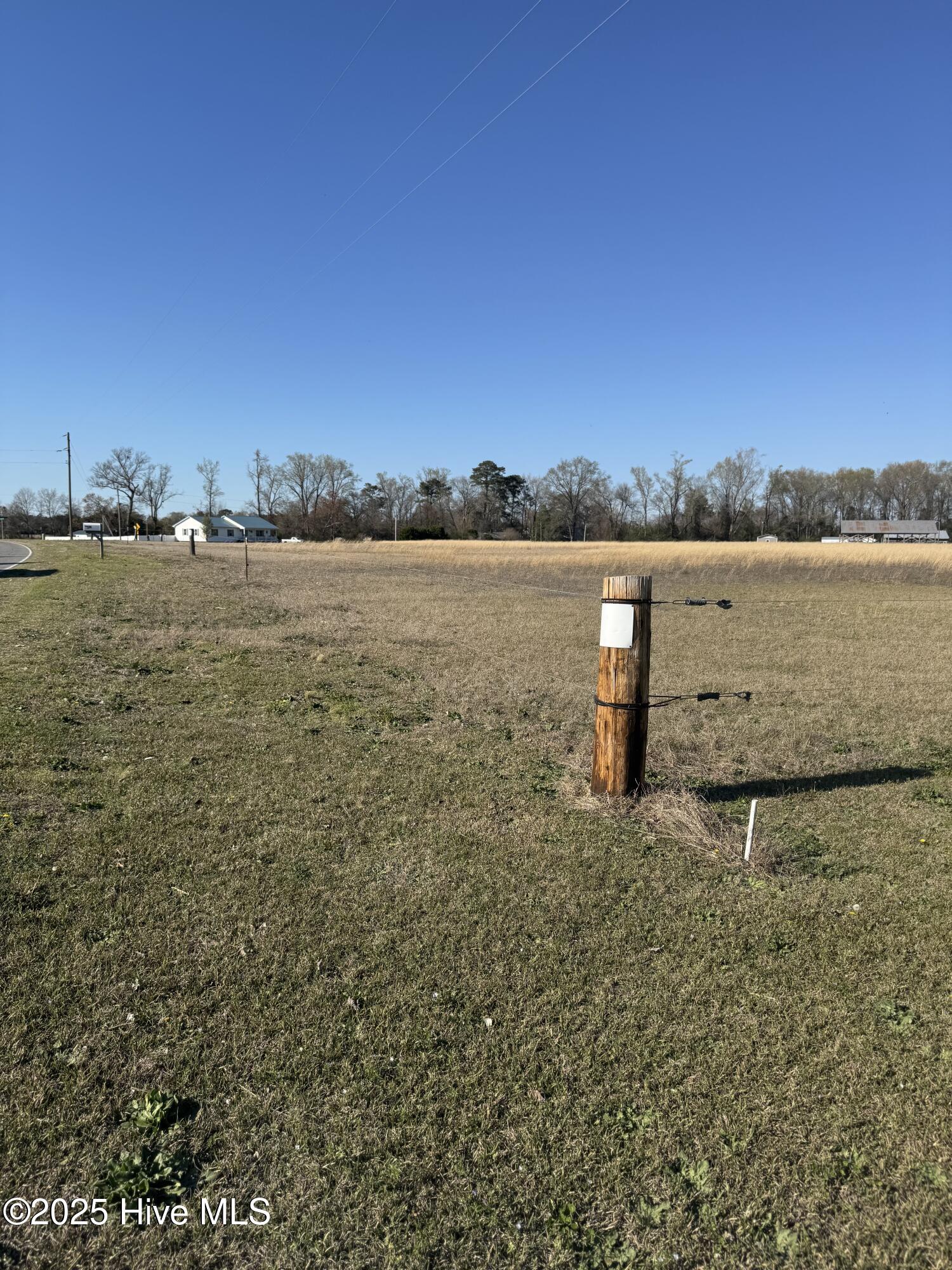 6733 Skeeter Pond Road Property Photo 3