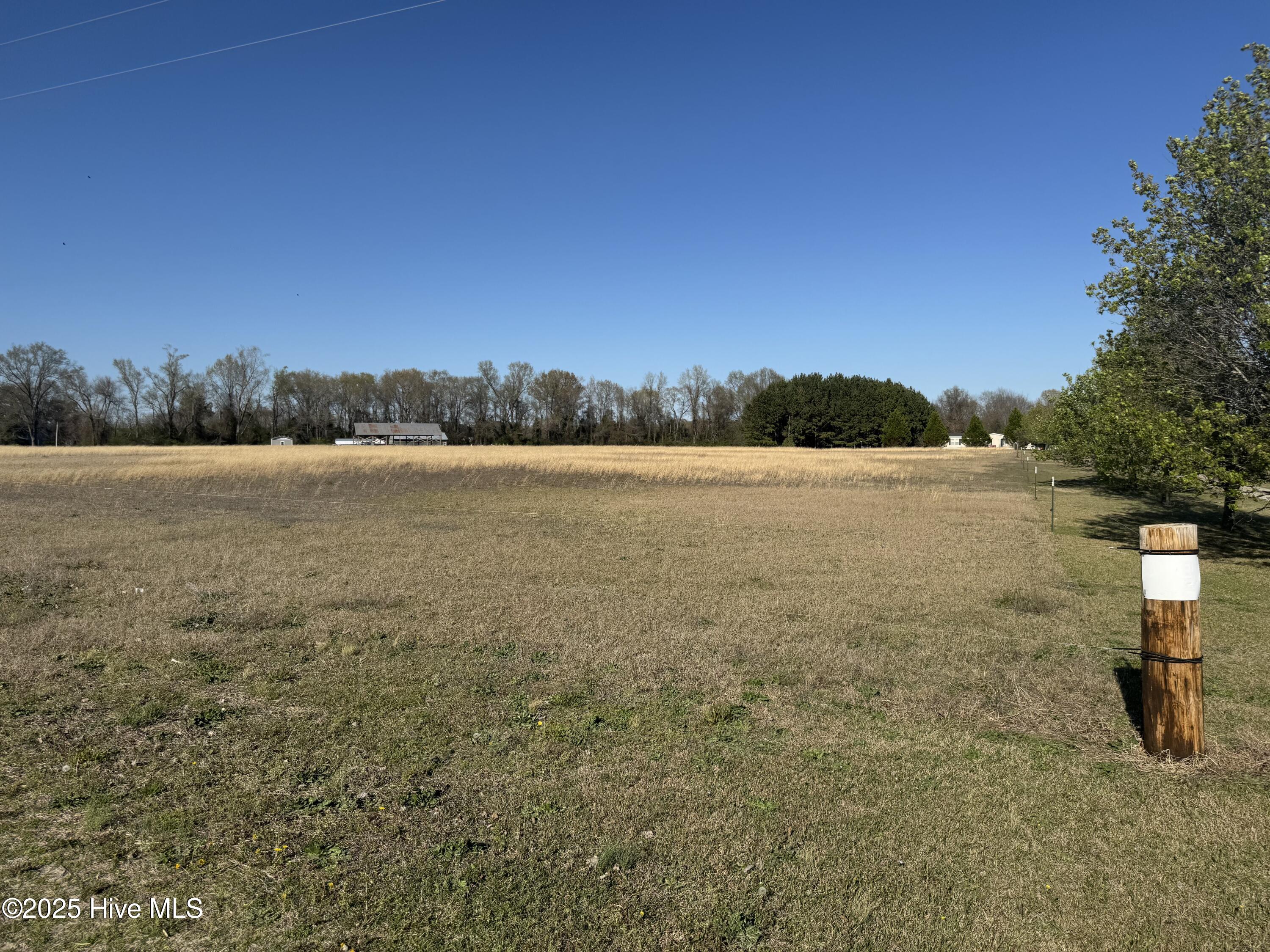6733 Skeeter Pond Road Property Photo 4