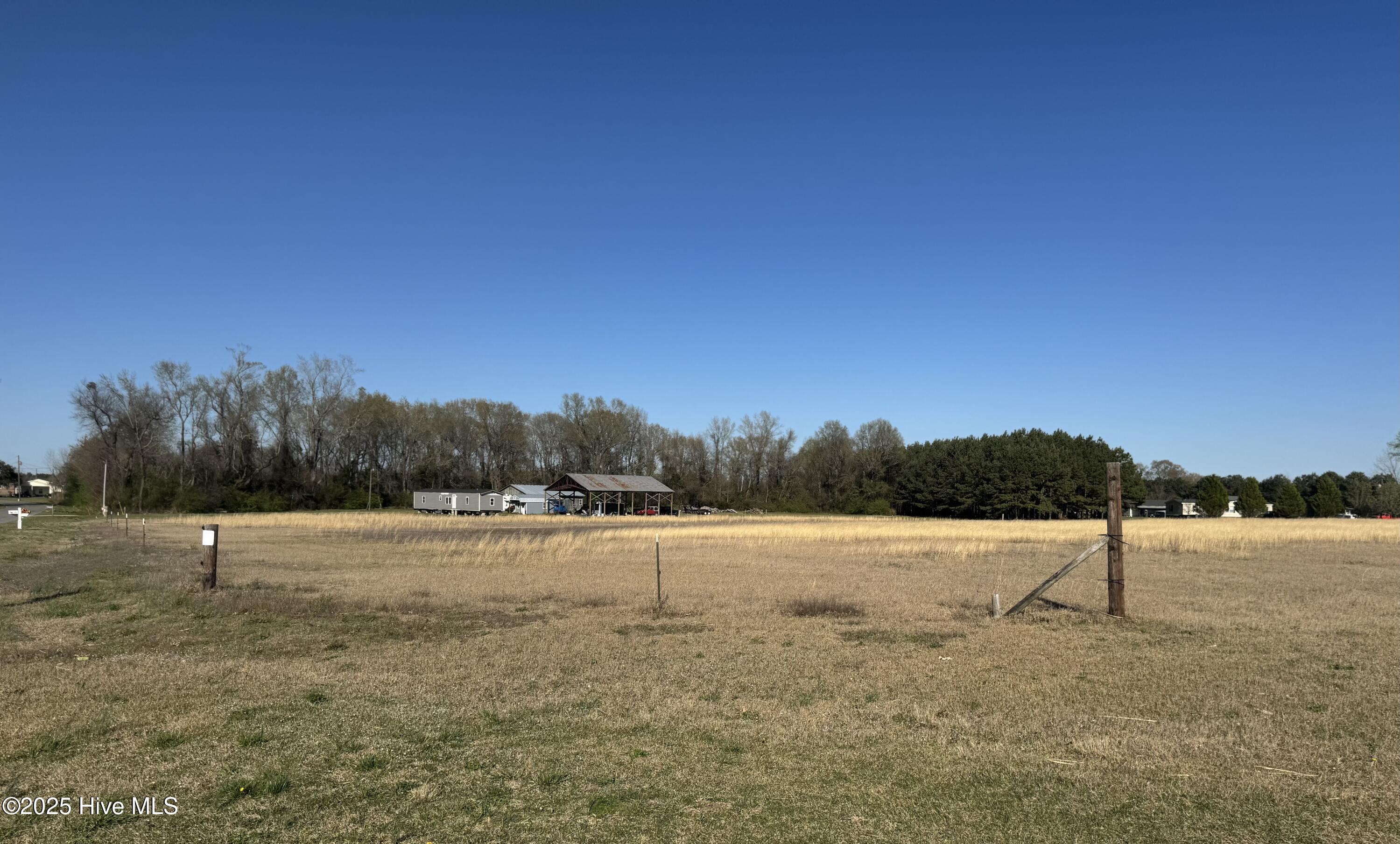 6733 Skeeter Pond Road Property Photo 5