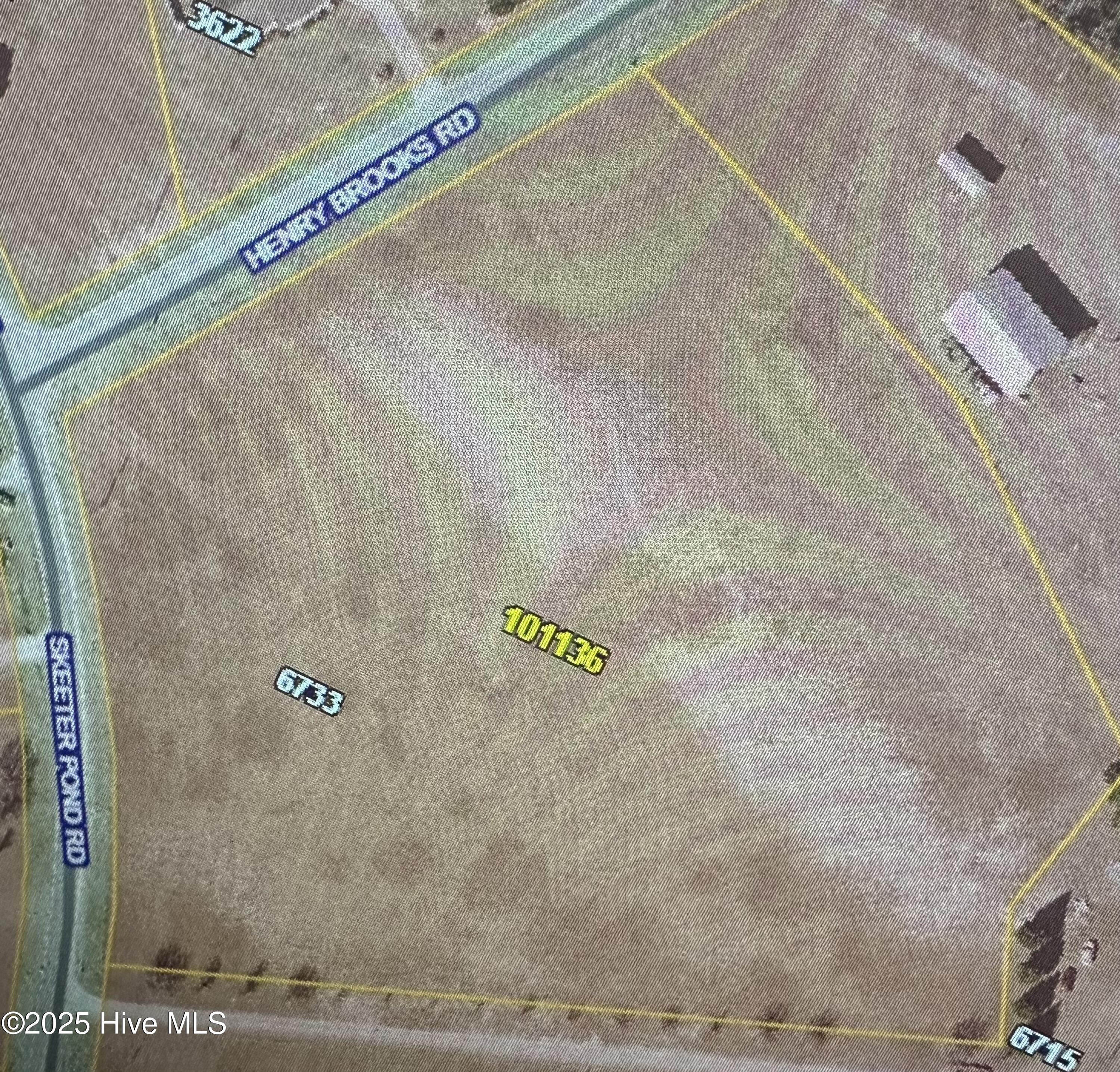 6733 Skeeter Pond Road Property Photo 7