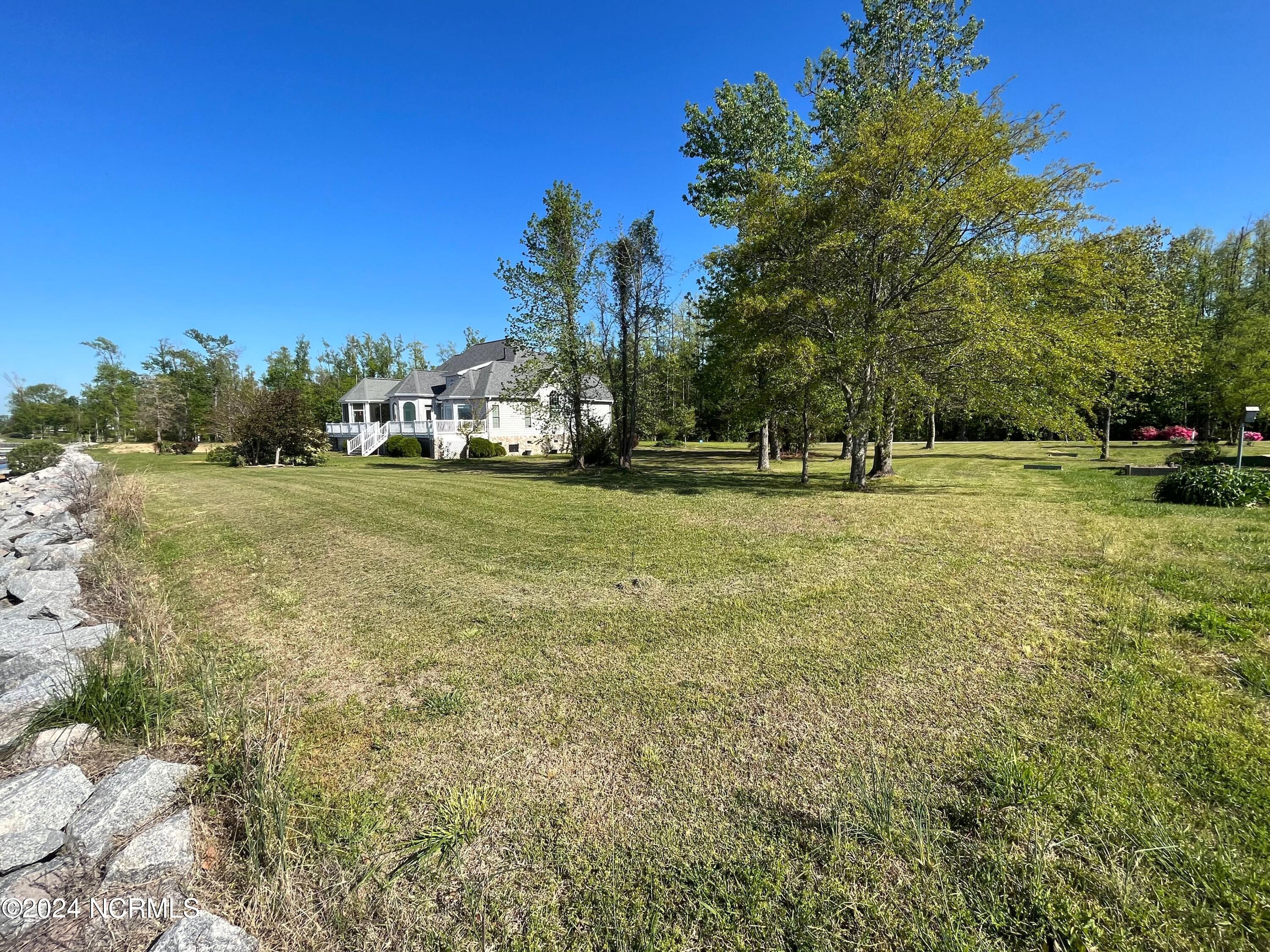 579 Summerby Road Property Photo 5