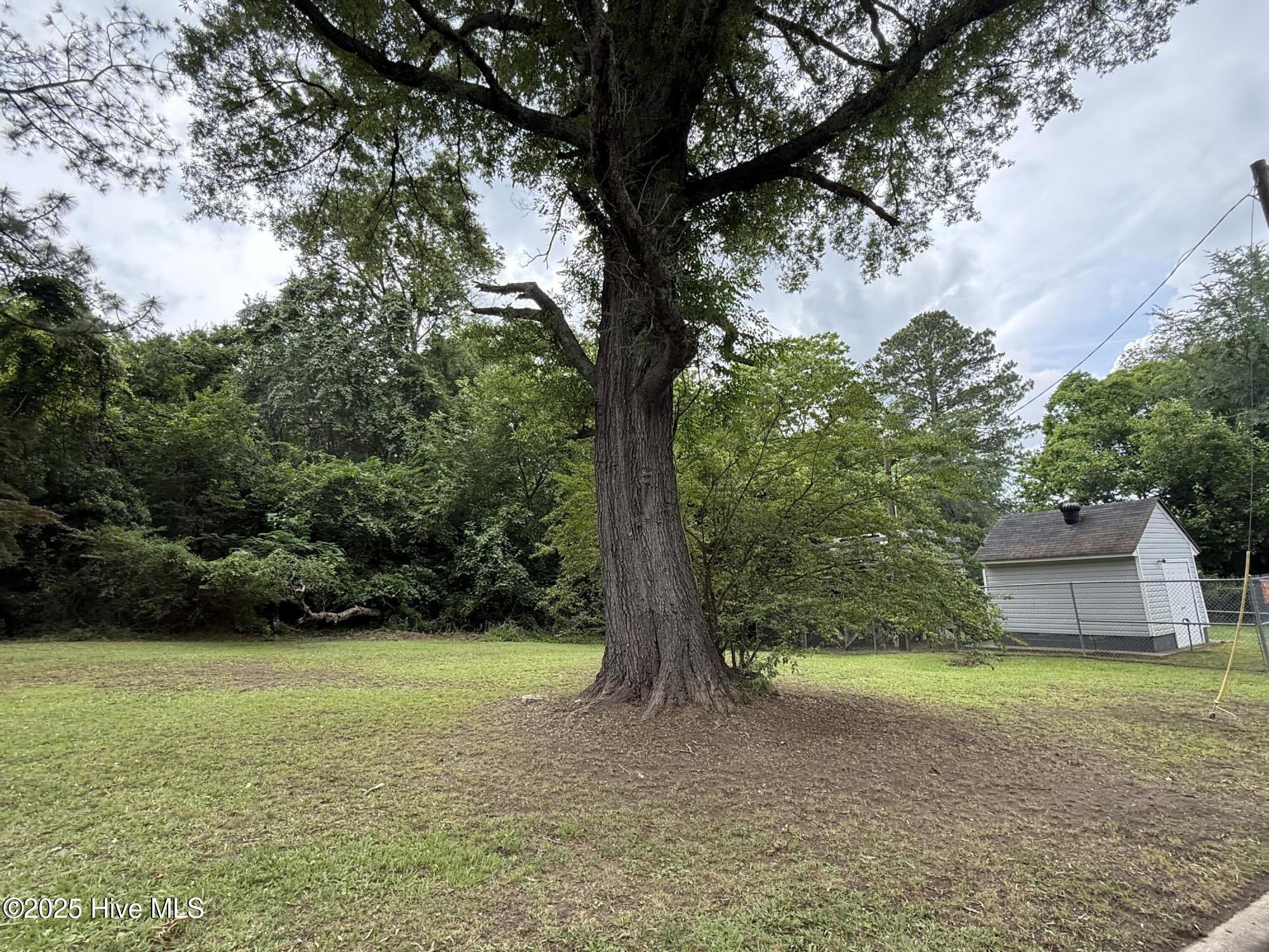 1404 Hillsdale Drive Property Photo 1