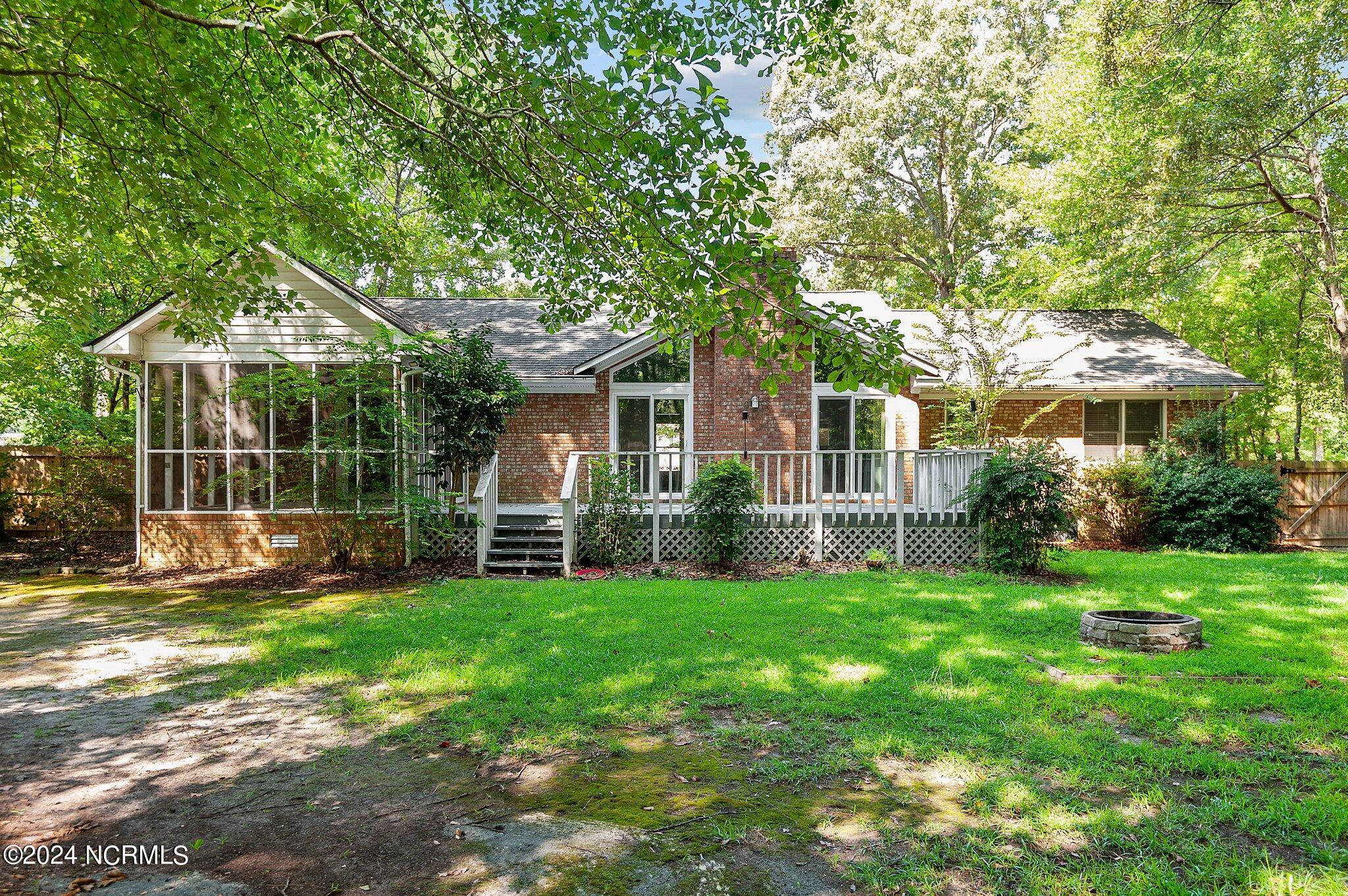 103 Knollwood Court Property Photo