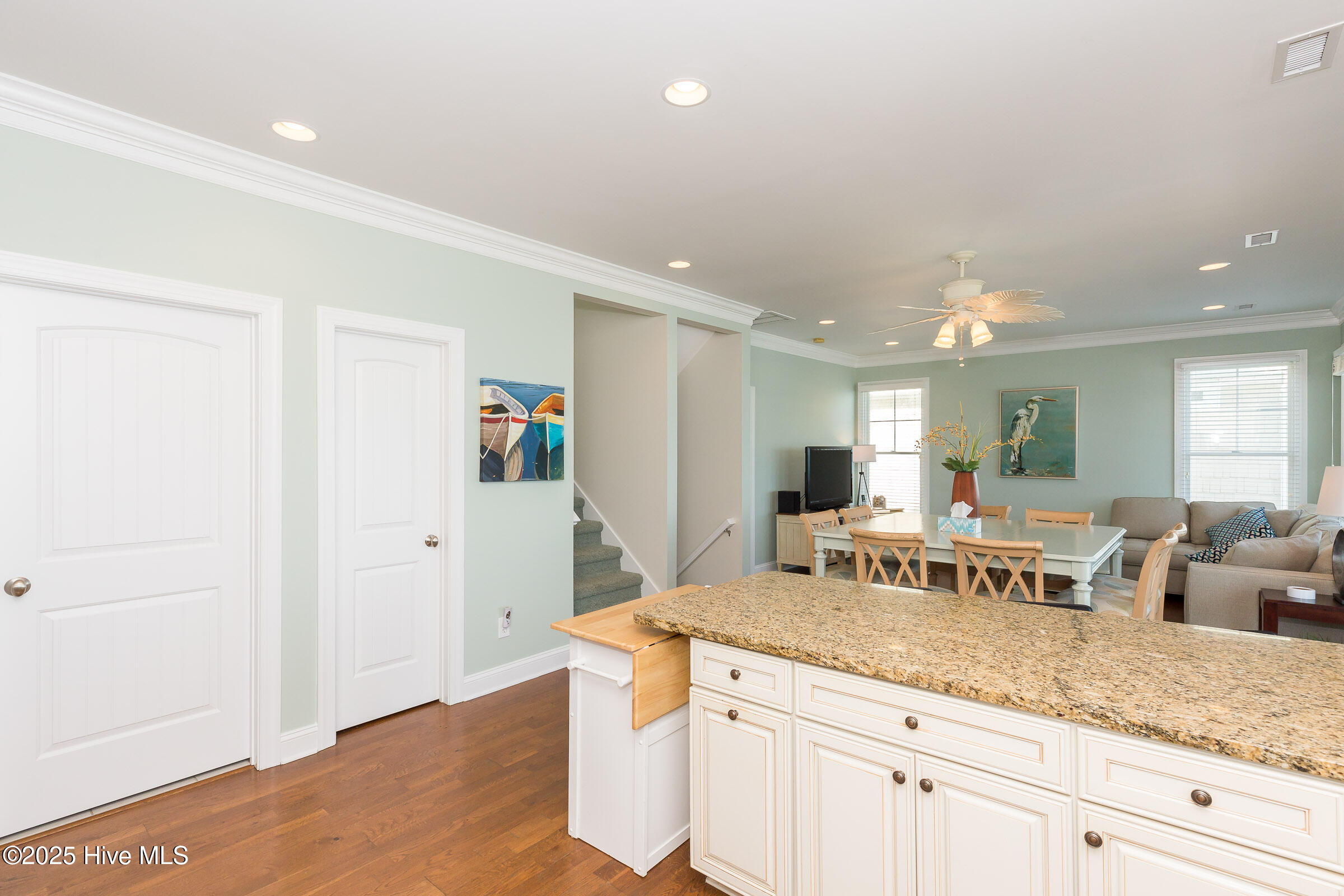 2216 S Shore Drive A & B Property Photo 4
