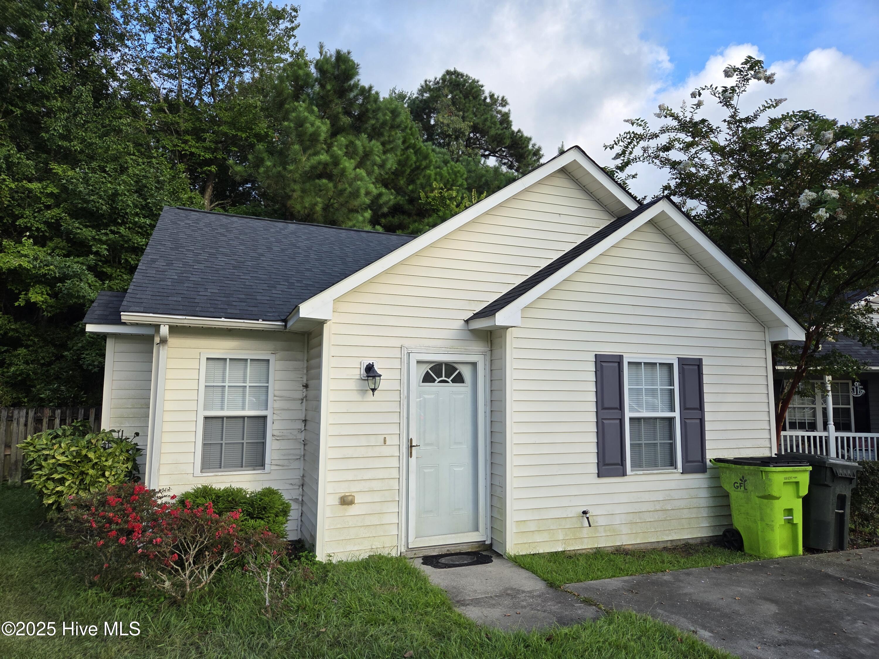 117 Gladiola Drive Property Photo 1