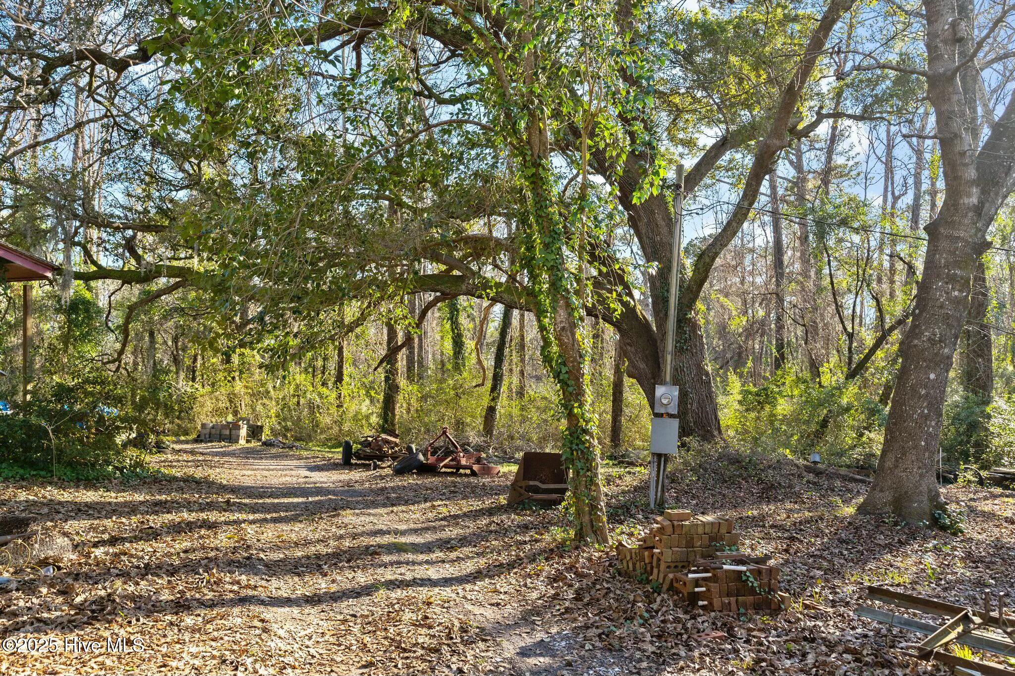 1050 Navaho Trail Property Photo 3