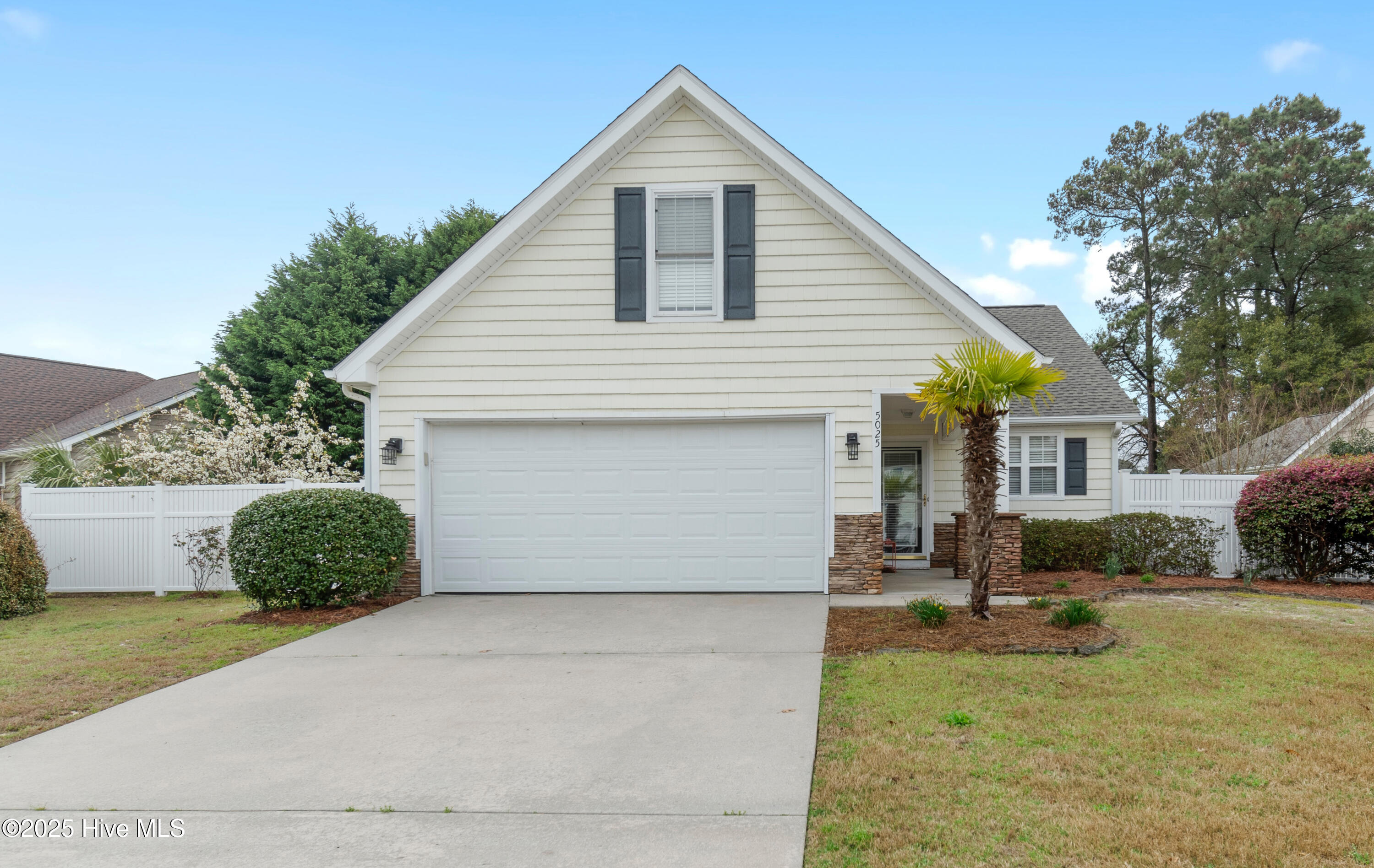 5025 Glen Cove Drive Property Photo 1