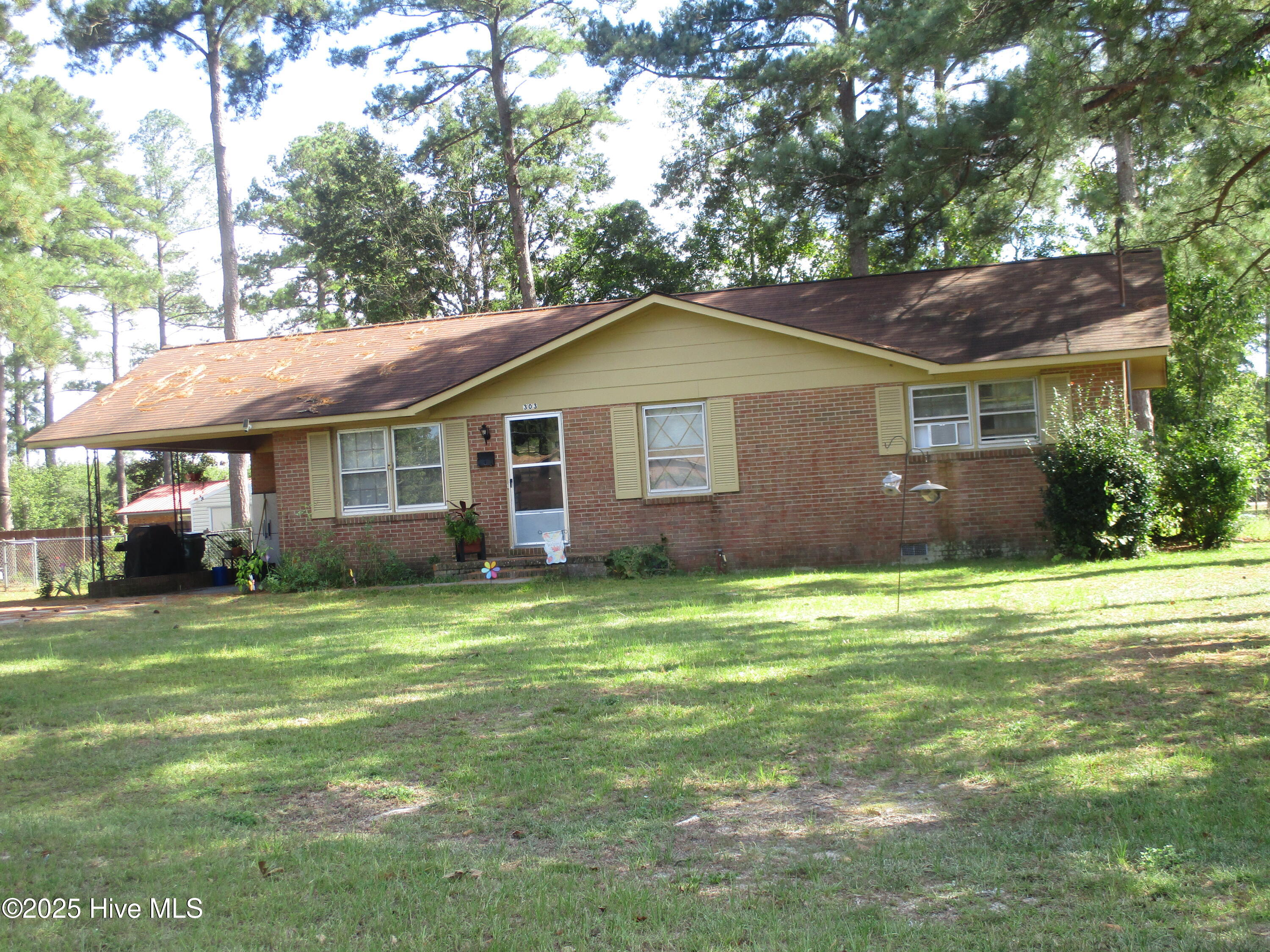 303 Lane Street Property Photo