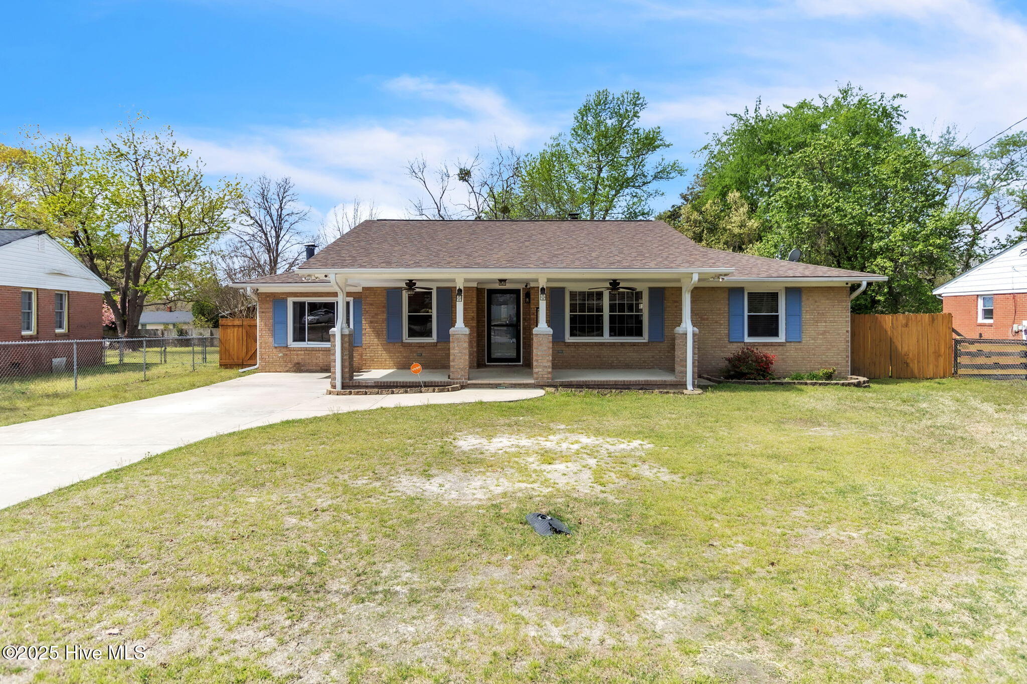5213 Palmetto Lane Property Photo
