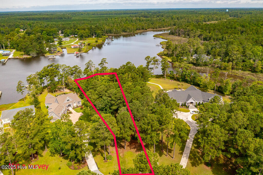 310 Southern Plantation Drive Property Photo 4